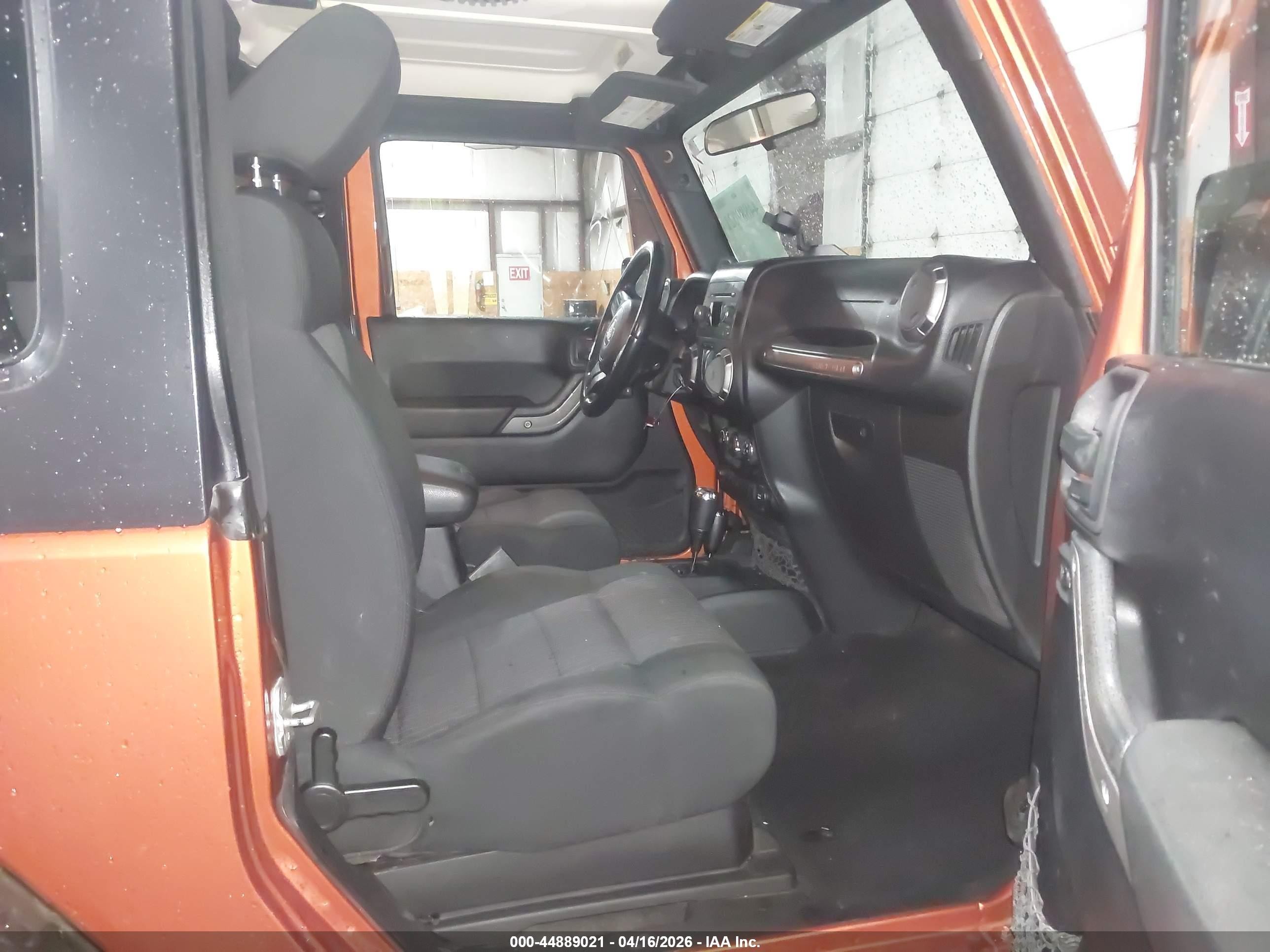 2011 Jeep Wrangler Sport Orange vin: 1J4AA2D13BL503940