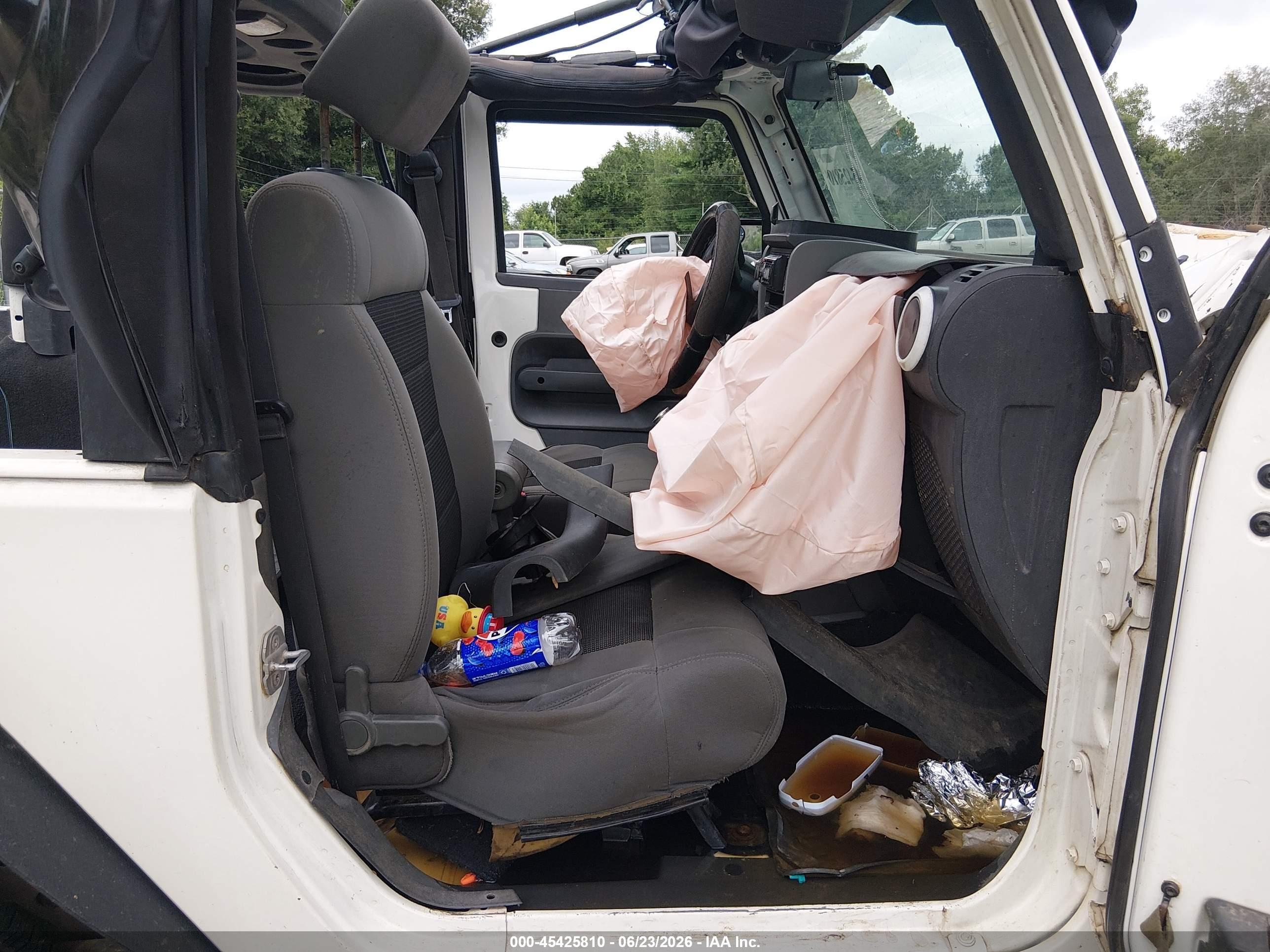 2010 Jeep Wrangler Sport White vin: 1J4AA2D15AL104235