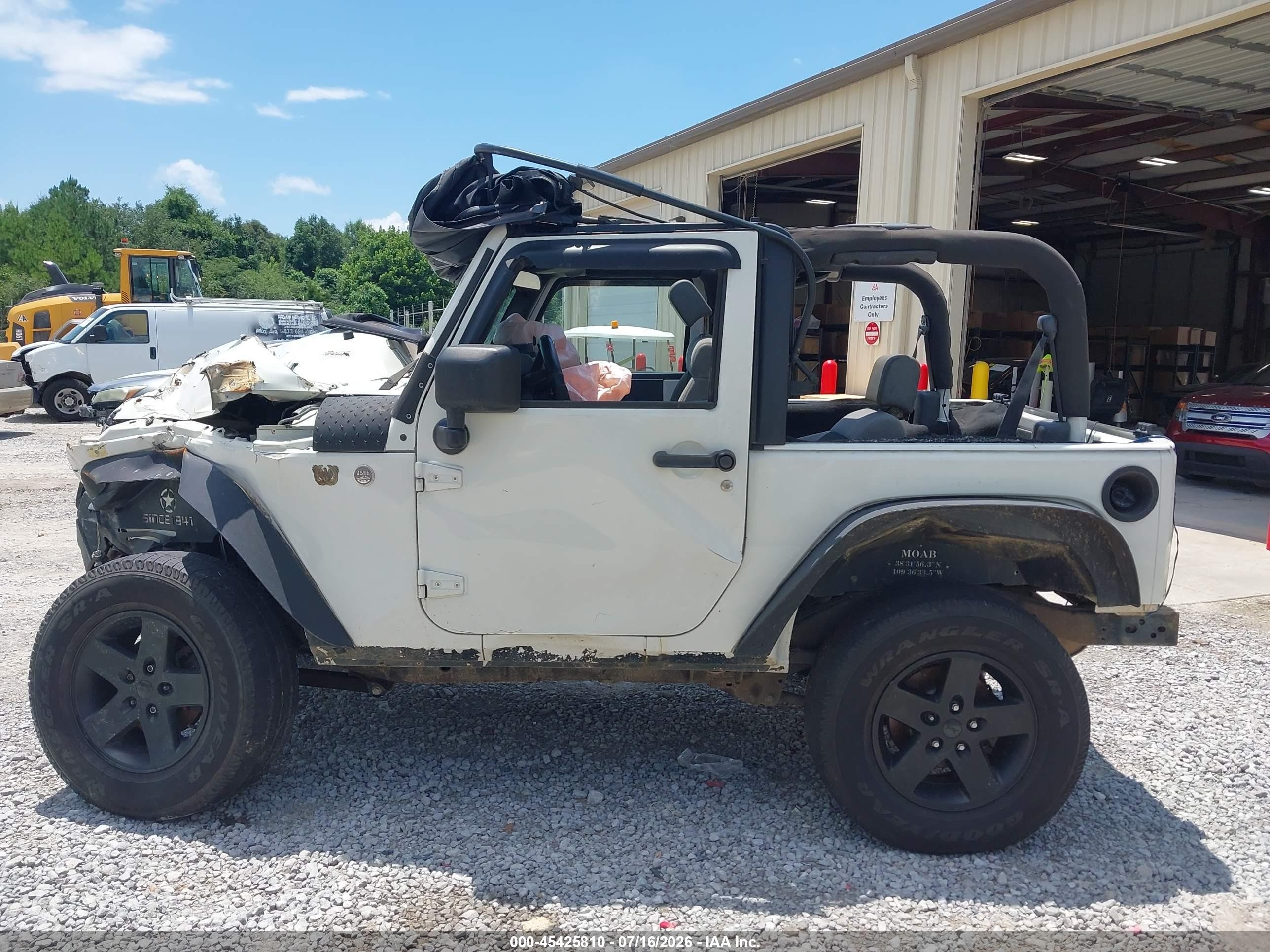 2010 Jeep Wrangler Sport White vin: 1J4AA2D15AL104235