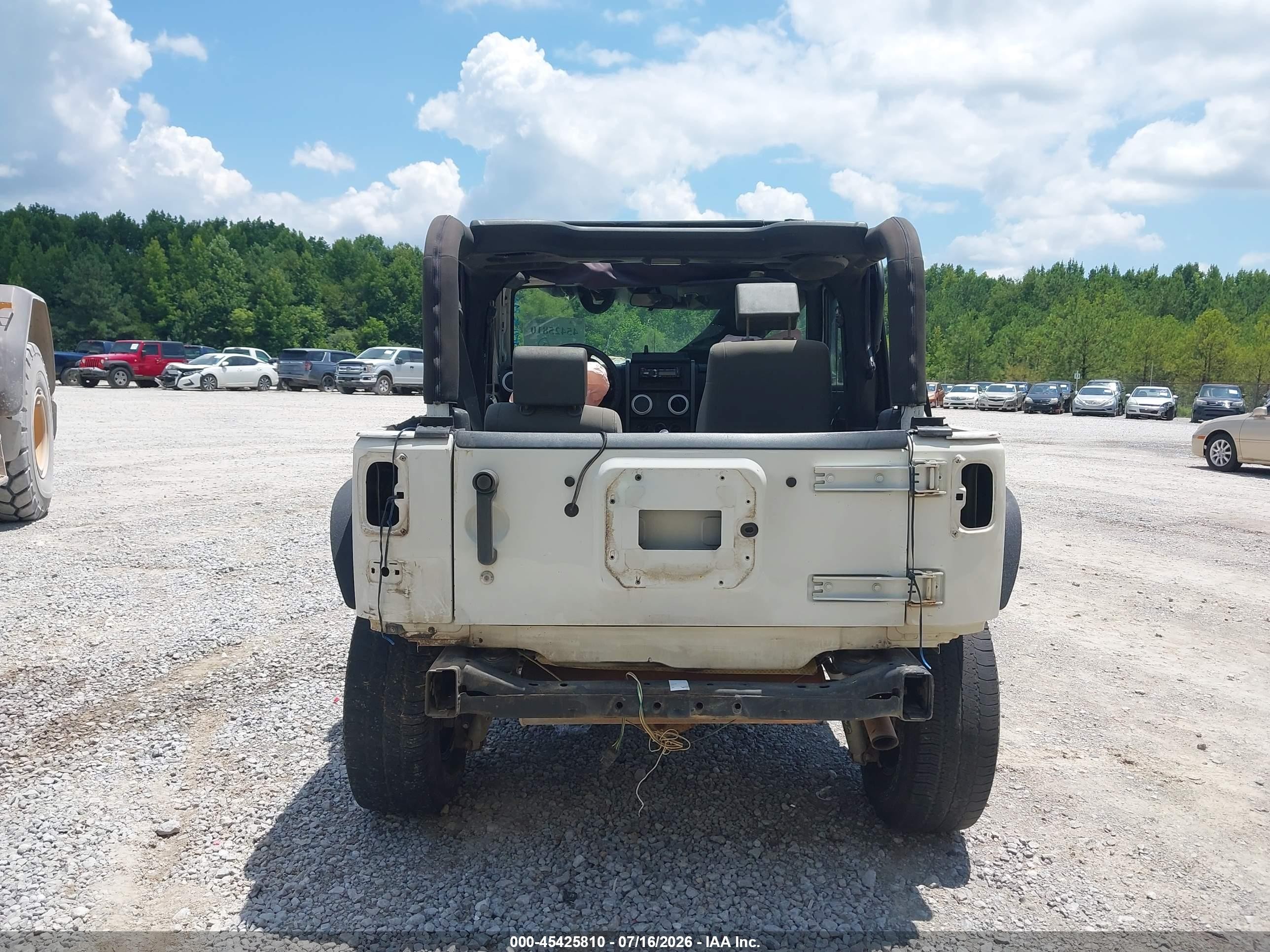 2010 Jeep Wrangler Sport White vin: 1J4AA2D15AL104235