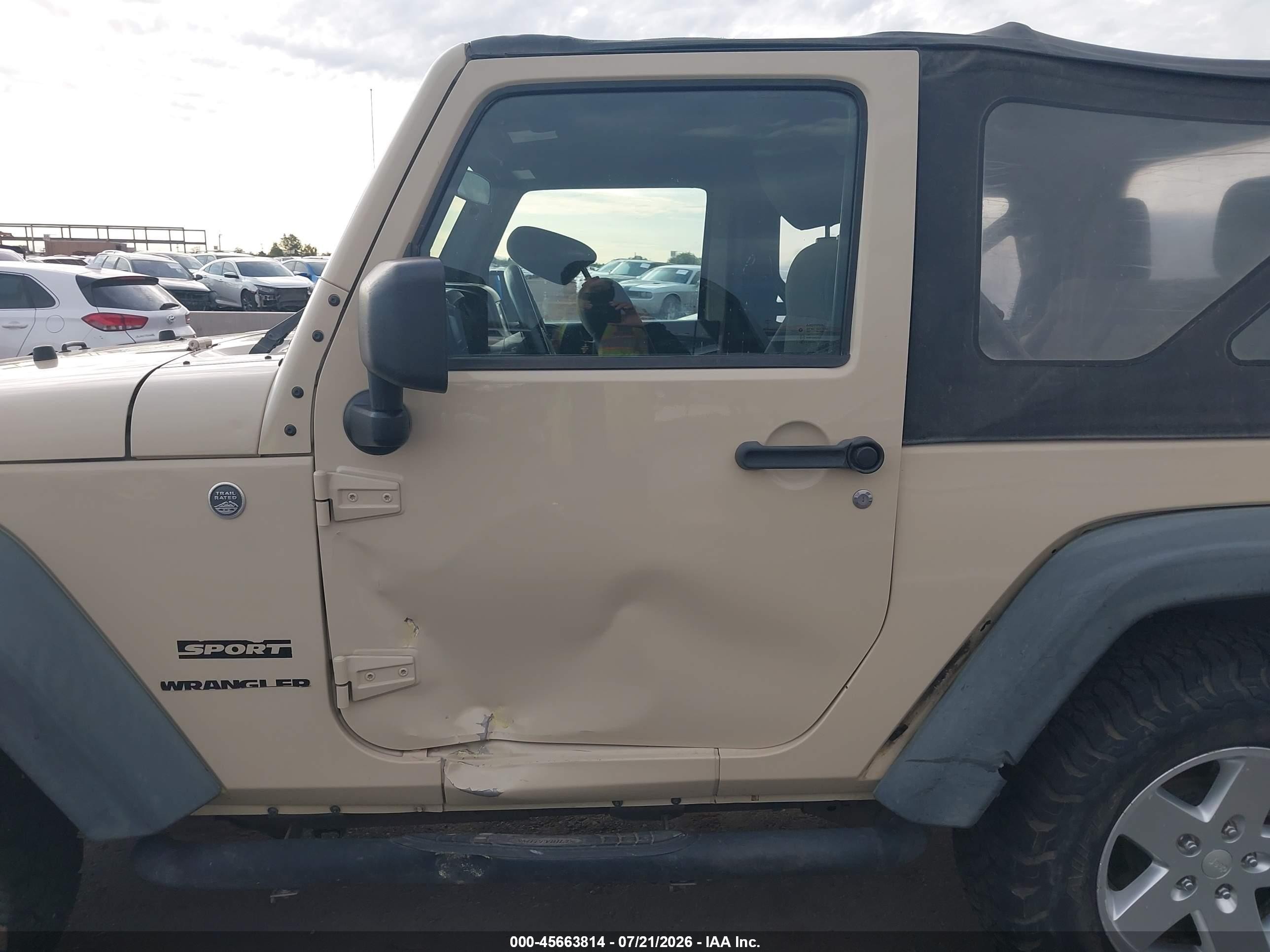 2011 Jeep Wrangler Sport Tan vin: 1J4AA2D15BL566571