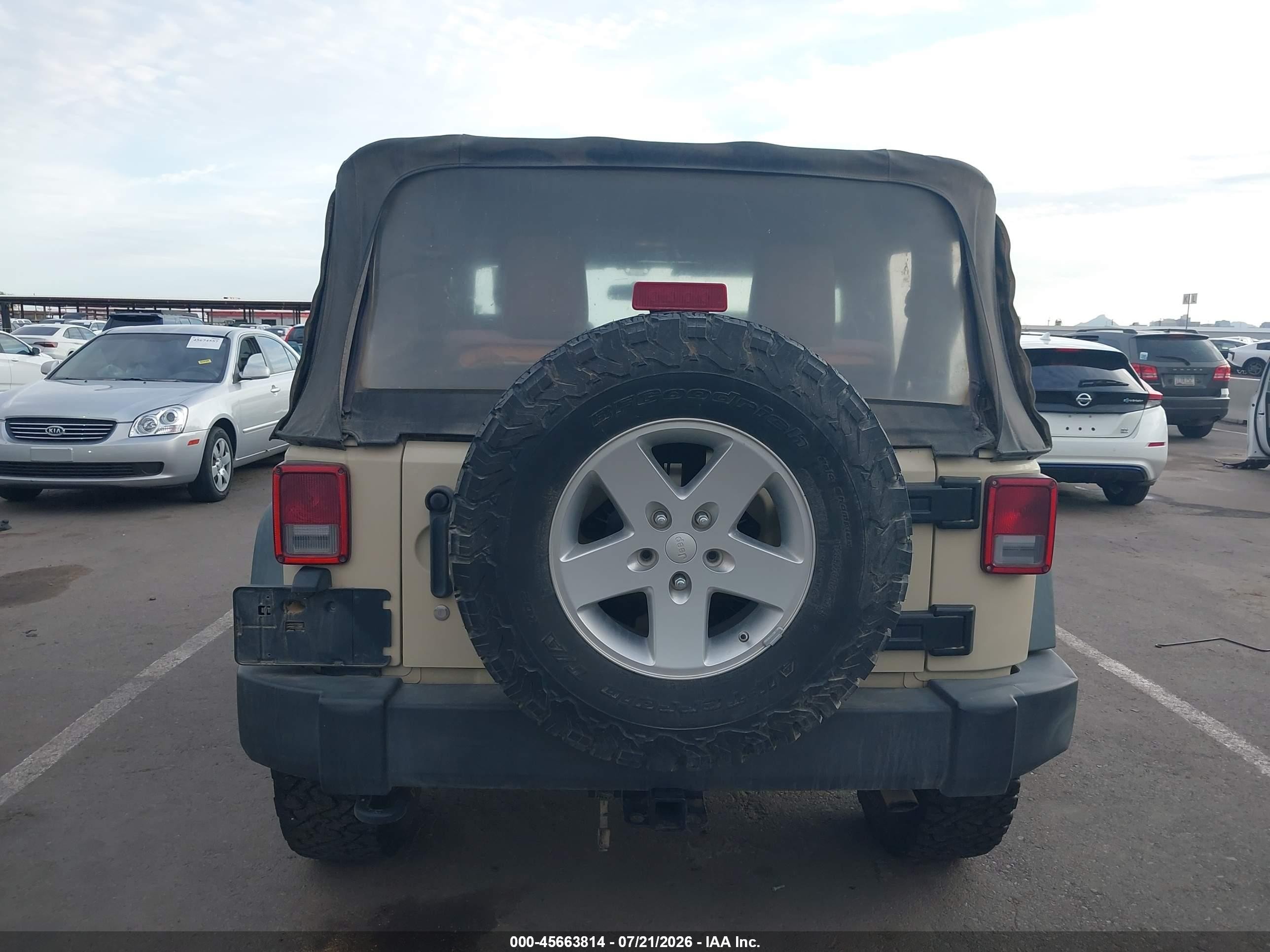 2011 Jeep Wrangler Sport Tan vin: 1J4AA2D15BL566571