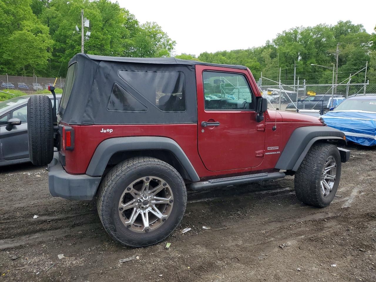 2011 Jeep Wrangler Sport Red vin: 1J4AA2D15BL577294
