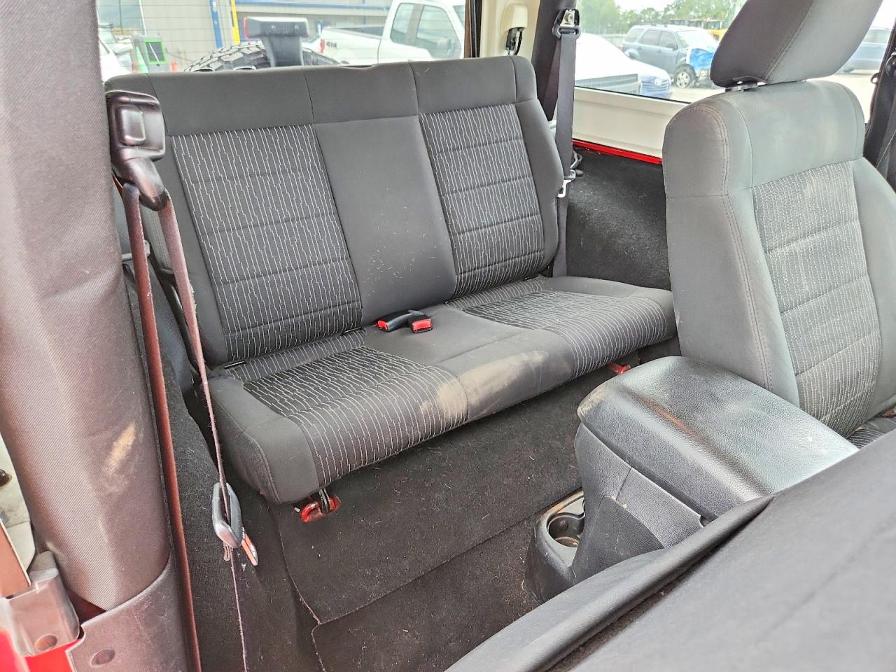 2011 Jeep Wrangler Sport Red vin: 1J4AA2D15BL620872