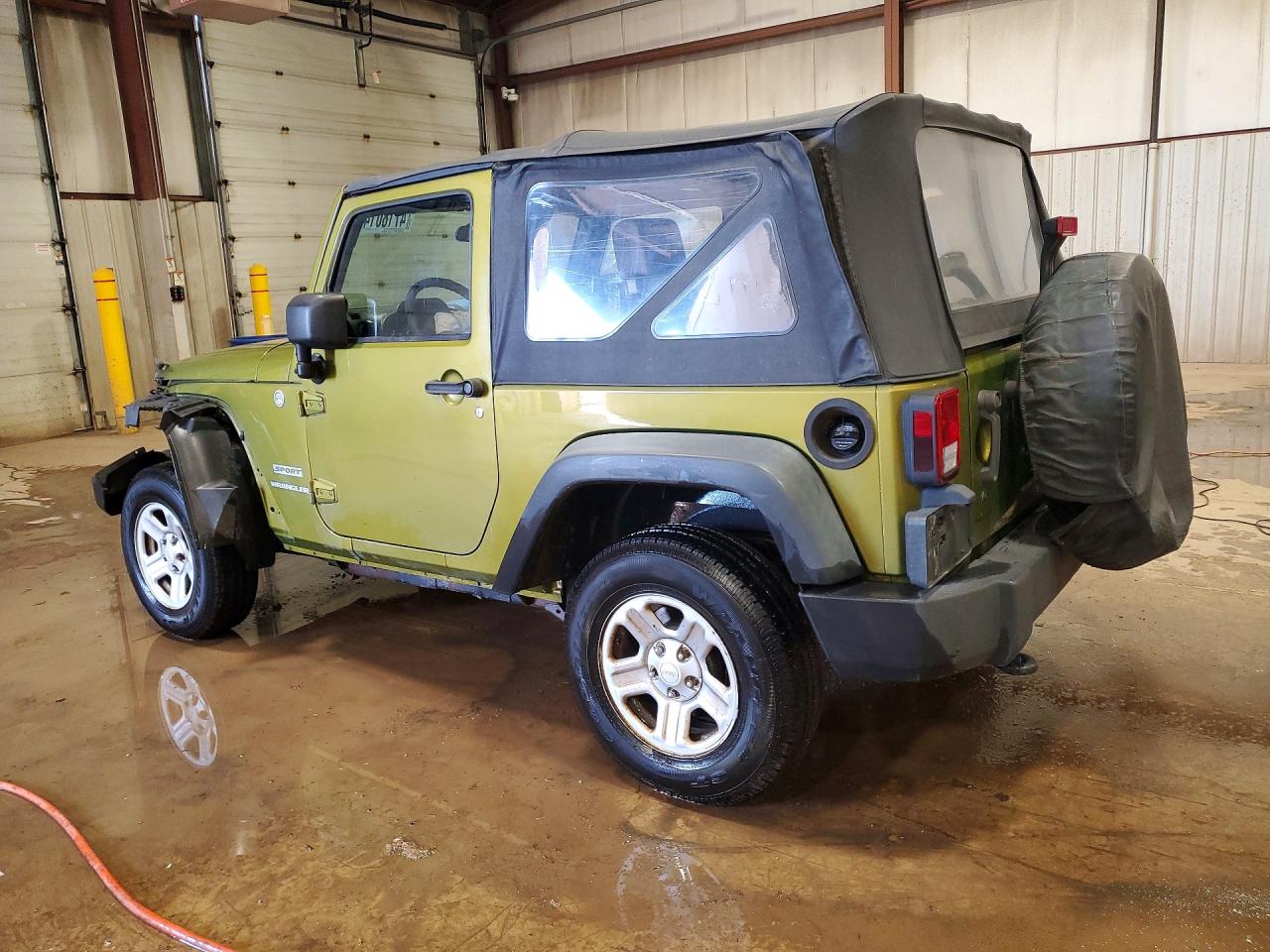 2010 Jeep Wrangler Sport Green vin: 1J4AA2D16AL214663