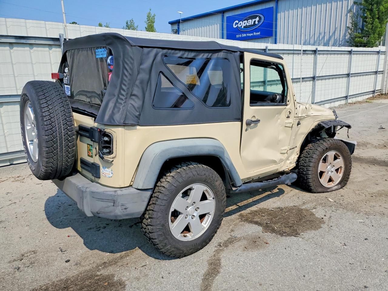 2011 Jeep Wrangler Sport Cream vin: 1J4AA2D17BL525312