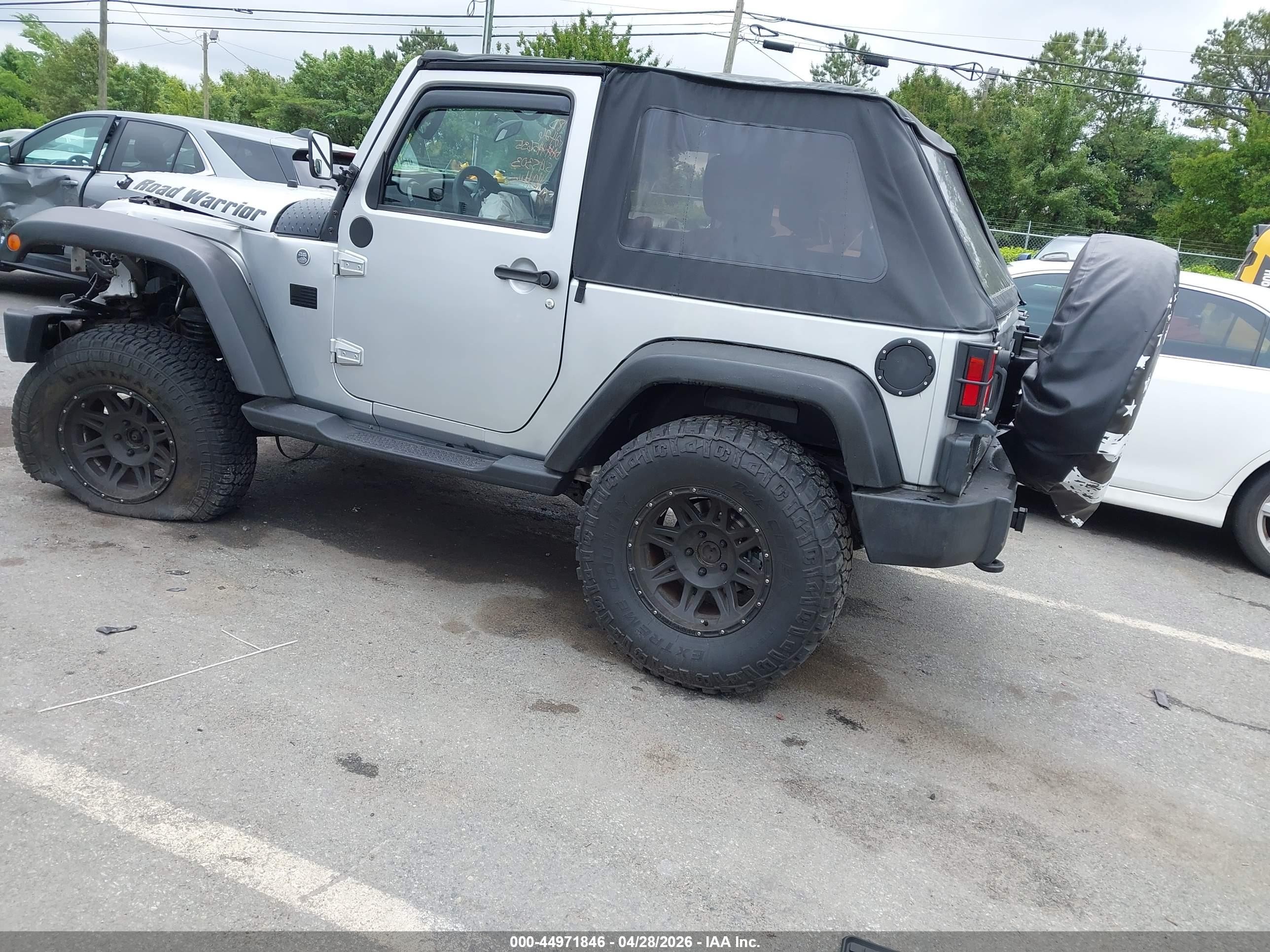 2011 Jeep Wrangler Sport Silver vin: 1J4AA2D17BL545303