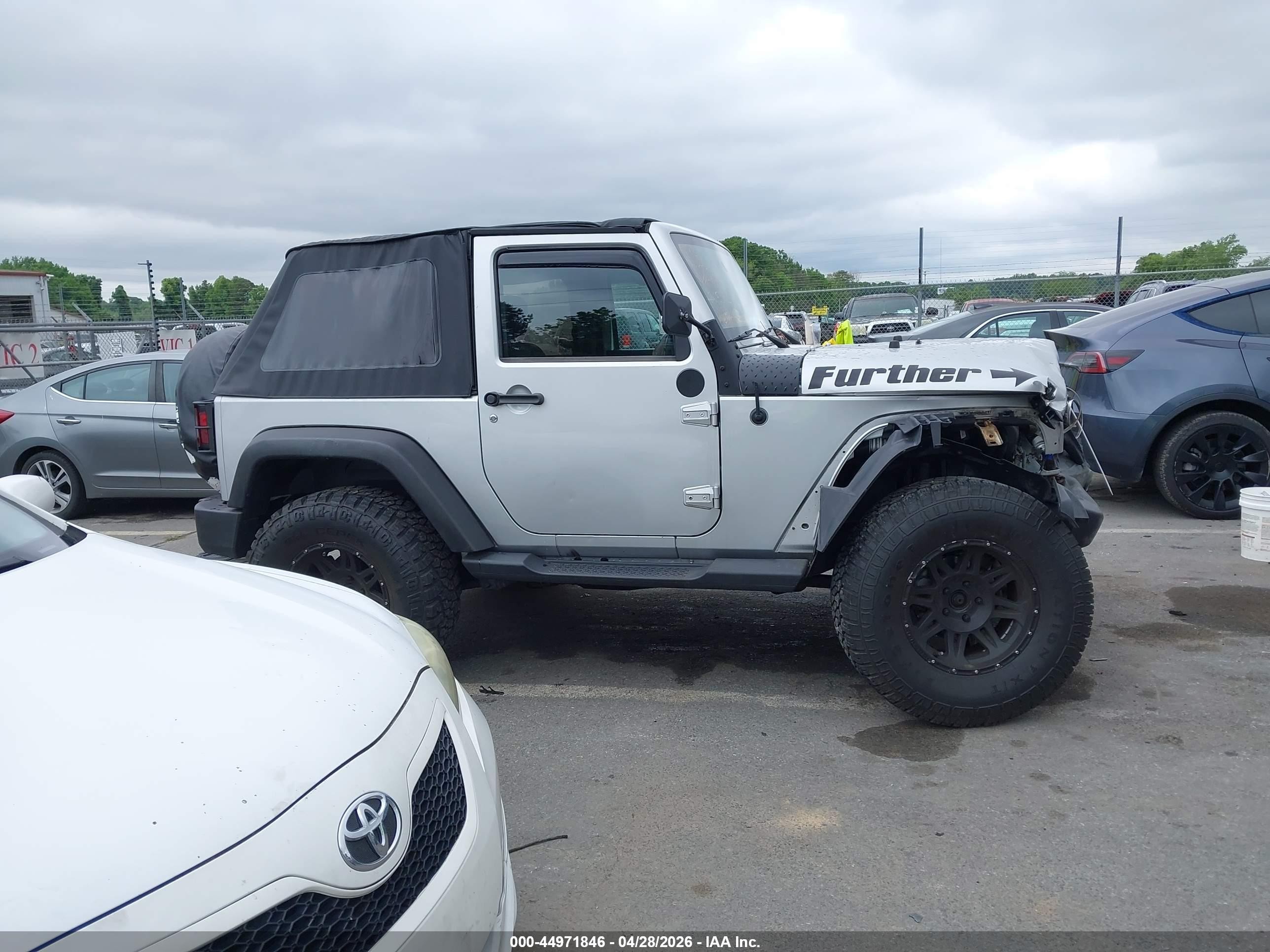 2011 Jeep Wrangler Sport Silver vin: 1J4AA2D17BL545303