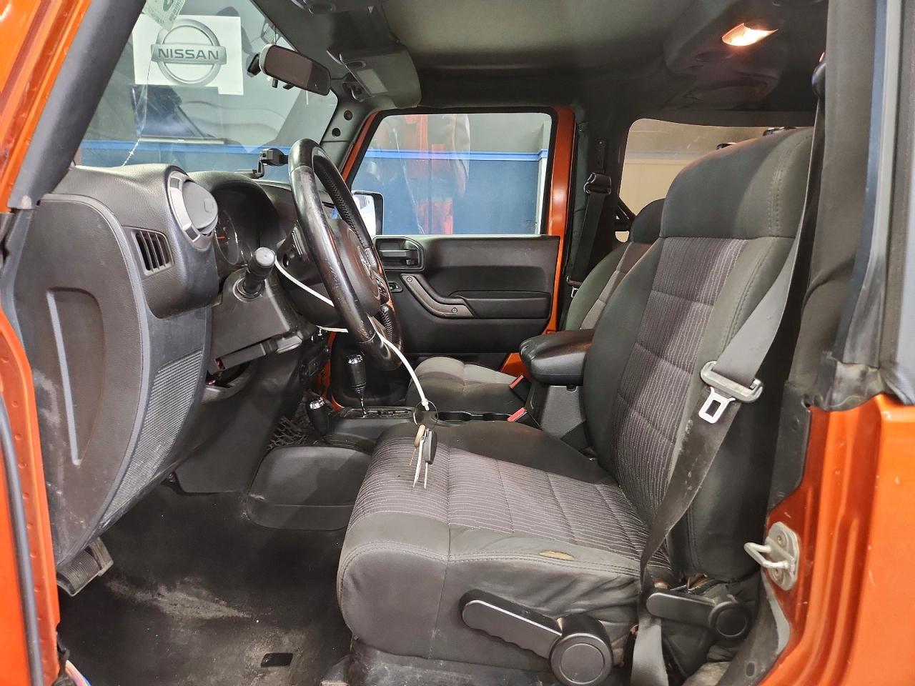2011 Jeep Wrangler Sport Orange vin: 1J4AA2D18BL569142