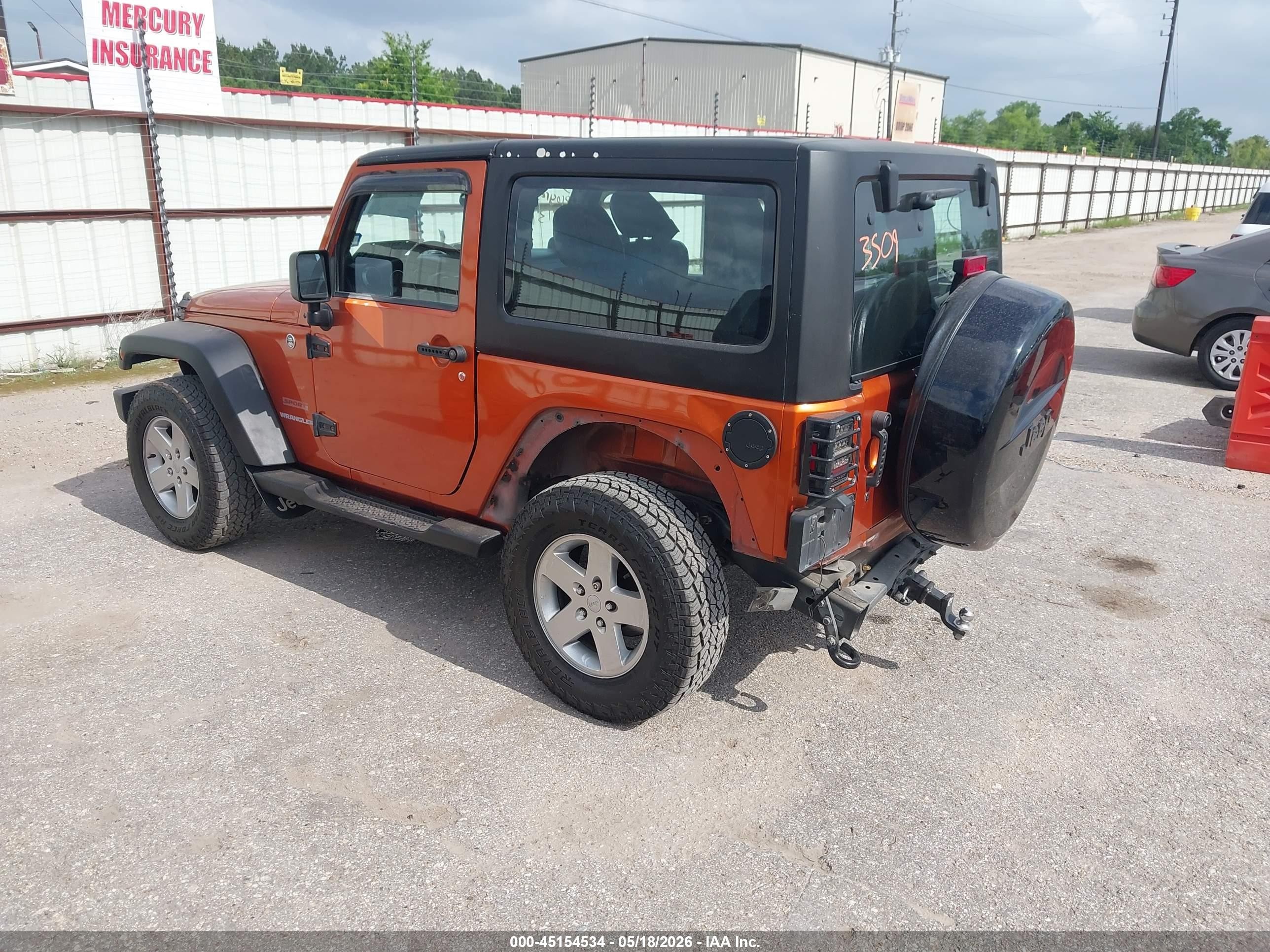 2011 Jeep Wrangler Sport Orange vin: 1J4AA2D18BL622101