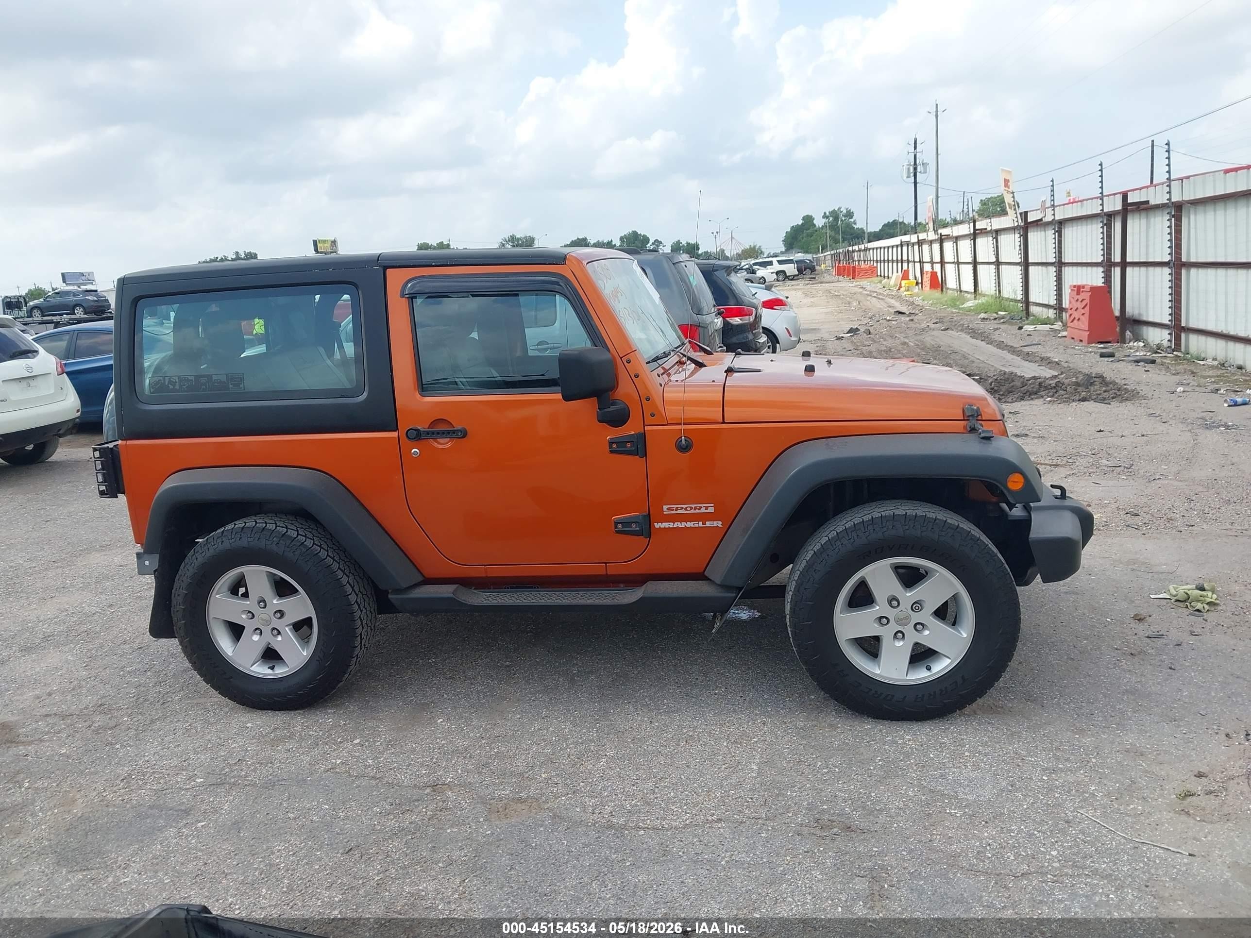 2011 Jeep Wrangler Sport Orange vin: 1J4AA2D18BL622101