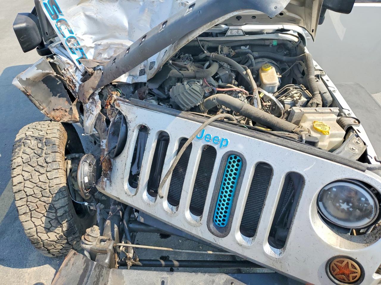 2011 Jeep Wrangler Sport Серебряный vin: 1J4AA2D19BL597564