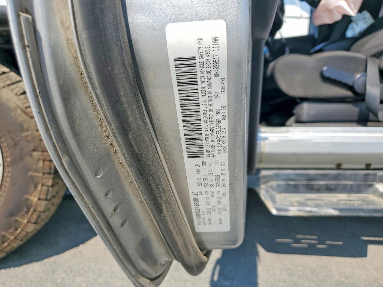 2011 Jeep Wrangler Sport Серебряный vin: 1J4AA2D19BL597564