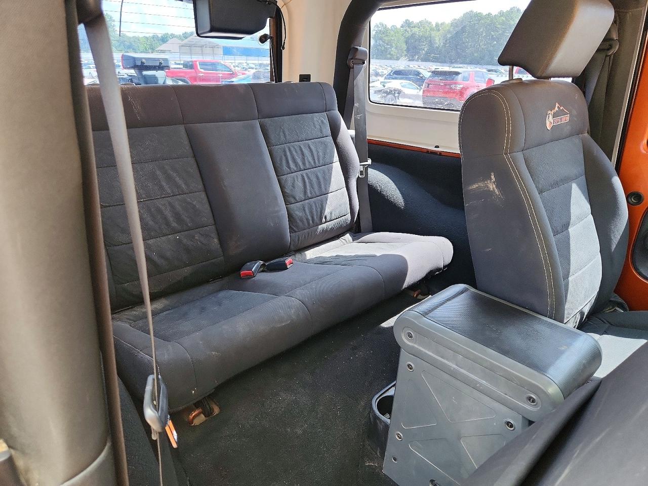 2010 Jeep Wrangler Sport Оранжевый vin: 1J4AA2D1XAL228176