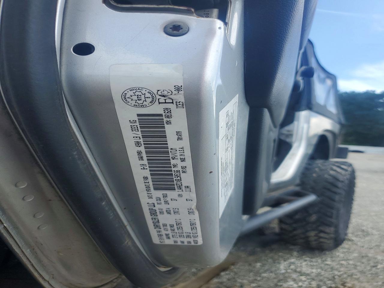 2011 Jeep Wrangler Sport Silver vin: 1J4AA2D1XBL505166