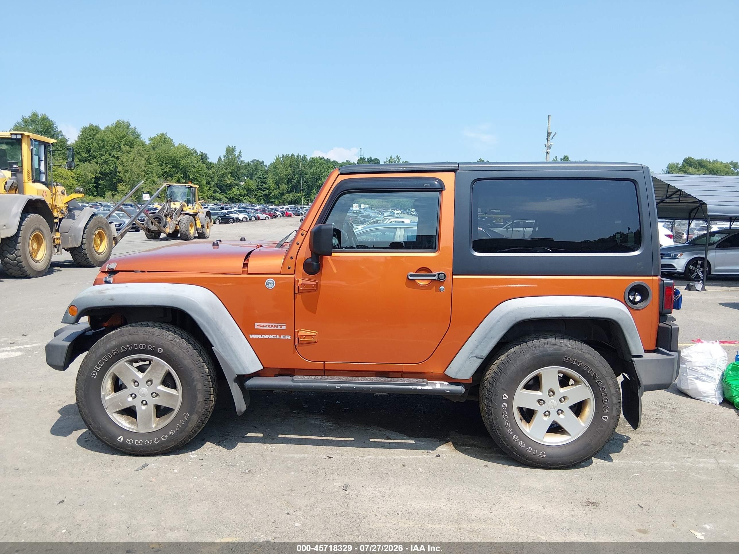2011 Jeep Wrangler Sport Оранжевый vin: 1J4AA2D1XBL542864