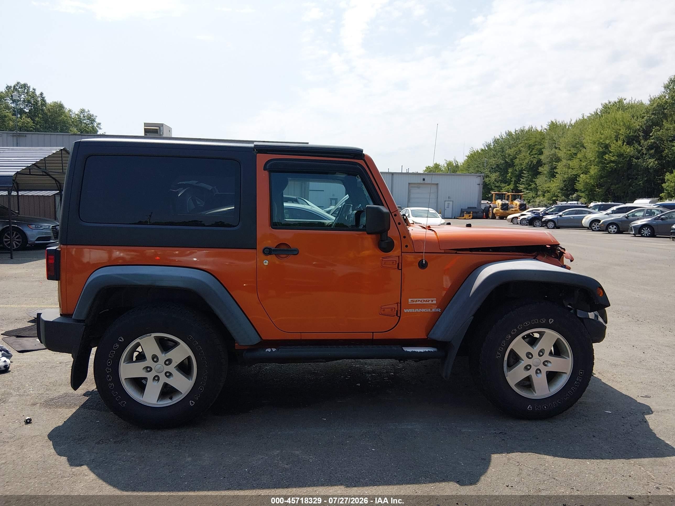 2011 Jeep Wrangler Sport Оранжевый vin: 1J4AA2D1XBL542864