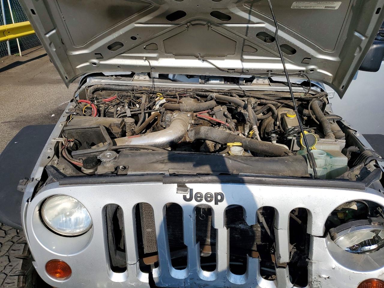 2011 Jeep Wrangler Sport Silver vin: 1J4AA2D1XBL548163