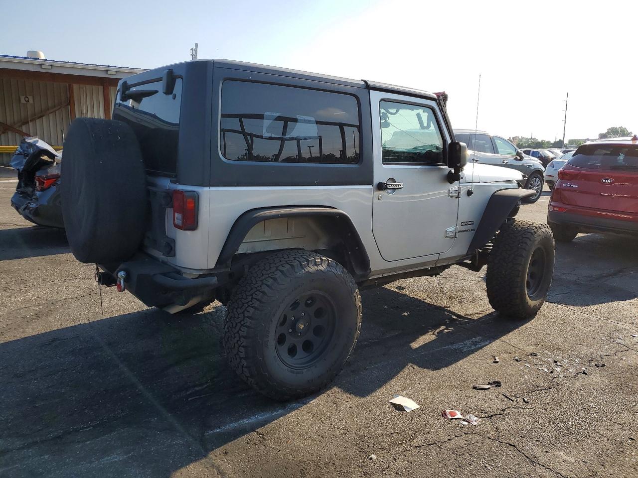 2011 Jeep Wrangler Sport Silver vin: 1J4AA2D1XBL548163