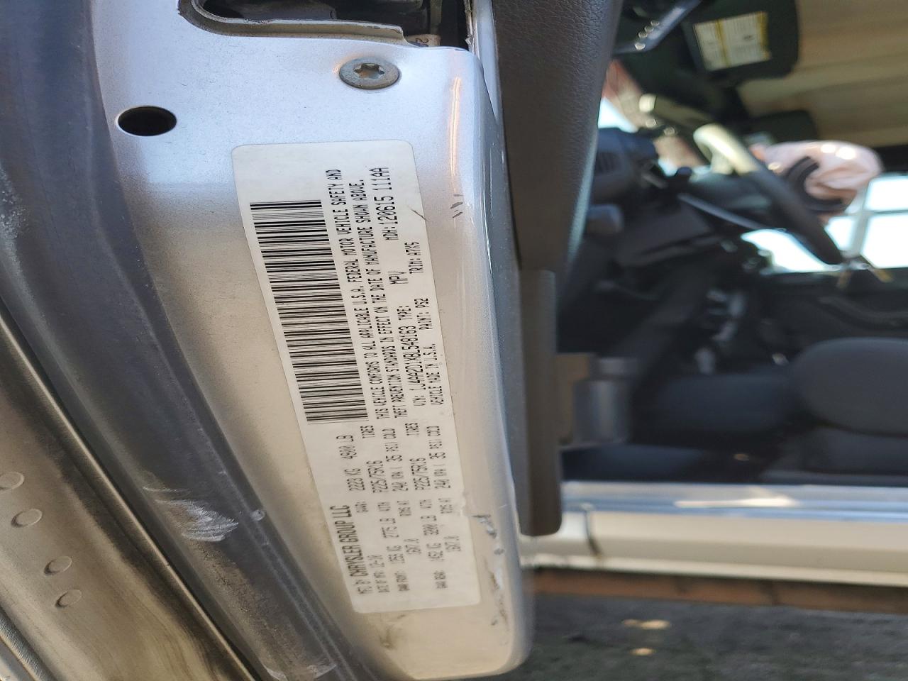 2011 Jeep Wrangler Sport Silver vin: 1J4AA2D1XBL548163