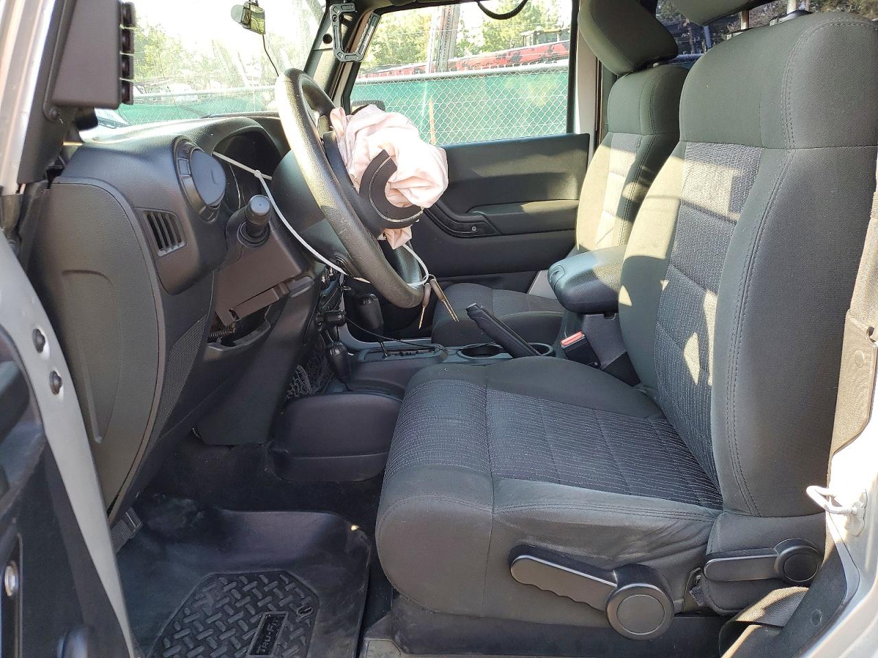 2011 Jeep Wrangler Sport Silver vin: 1J4AA2D1XBL548163