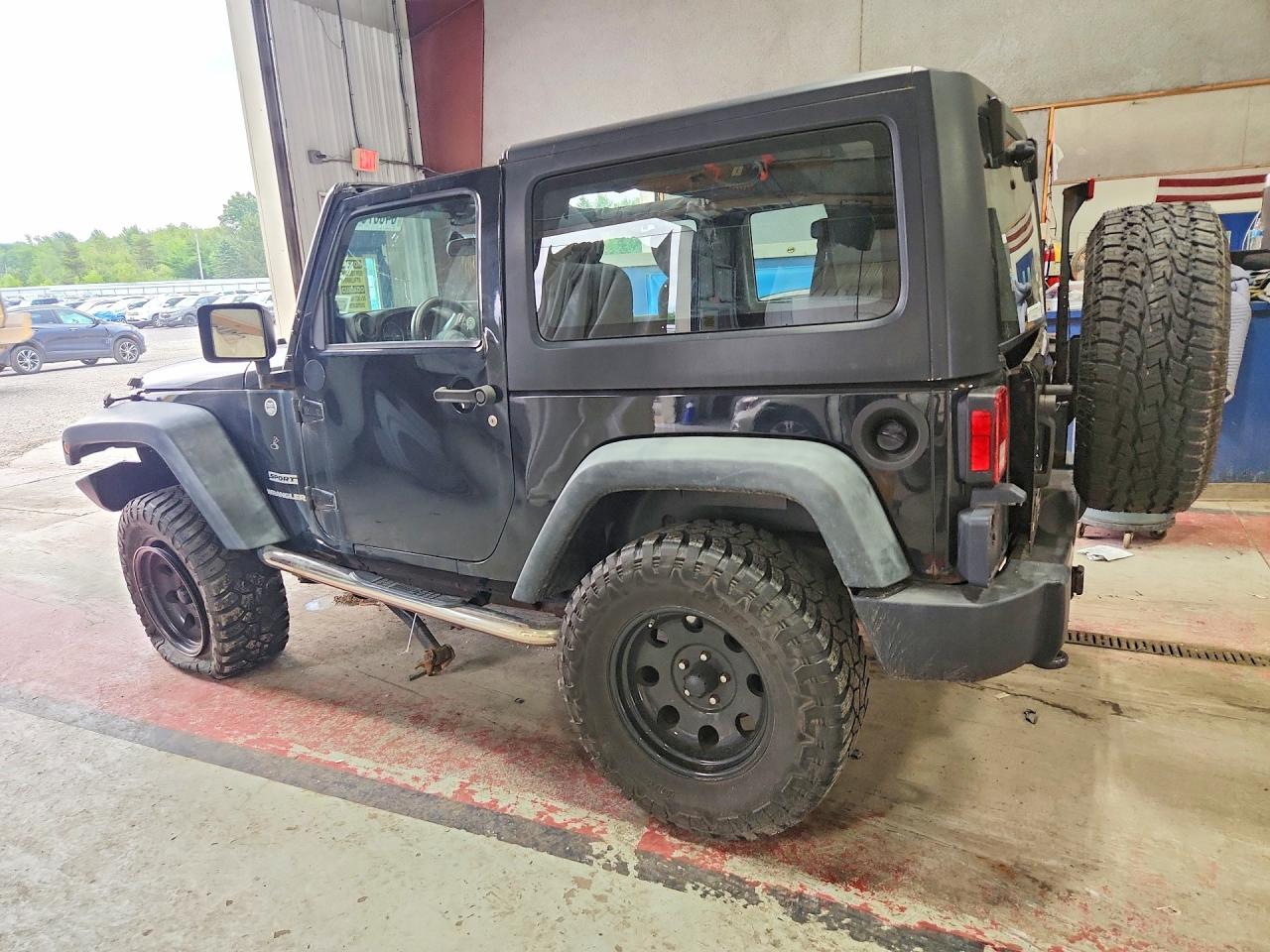 2011 Jeep Wrangler Sport Black vin: 1J4AA2D1XBL588632