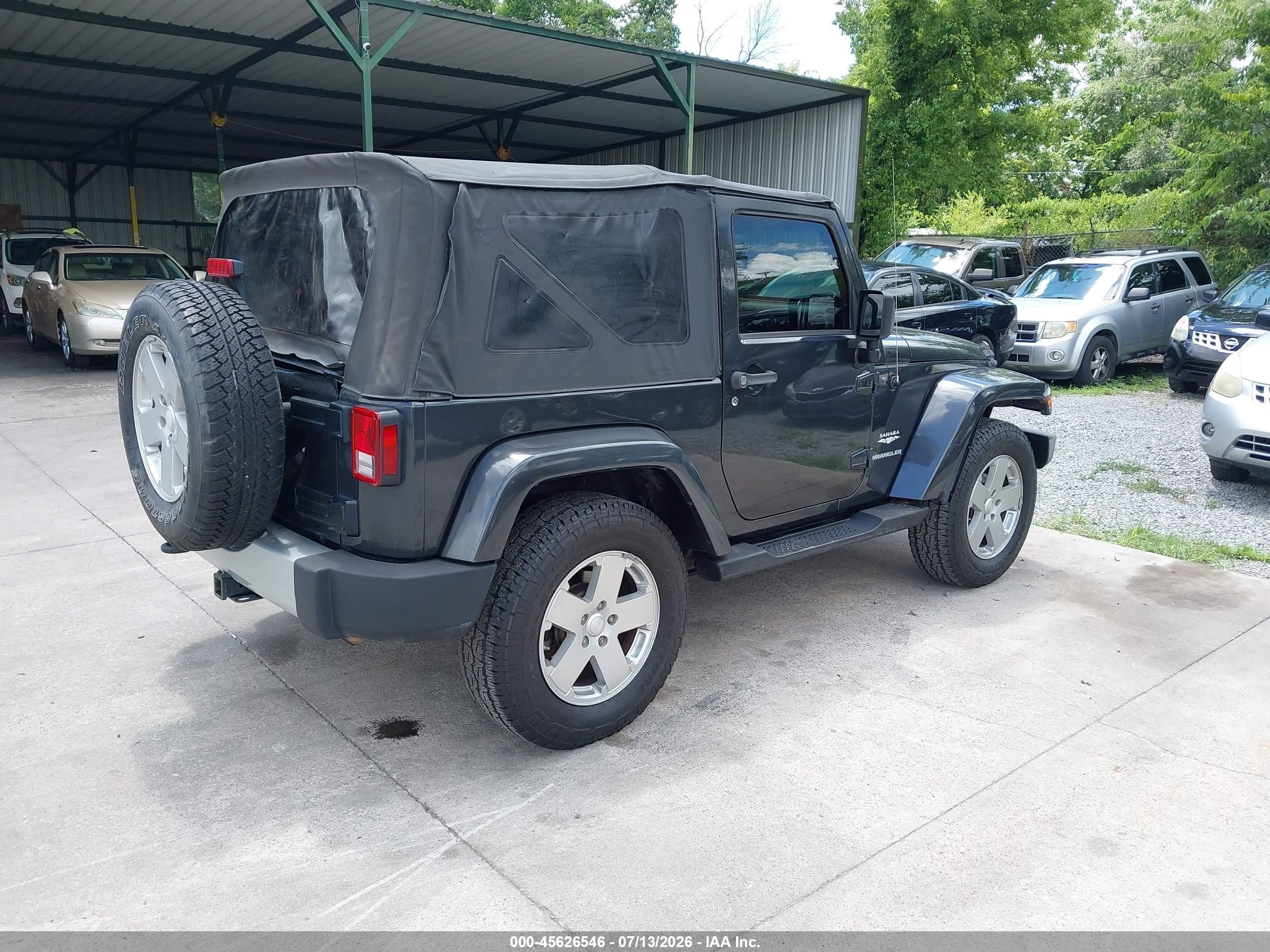 2010 Jeep Wrangler Sahara Gray vin: 1J4AA5D11AL133393