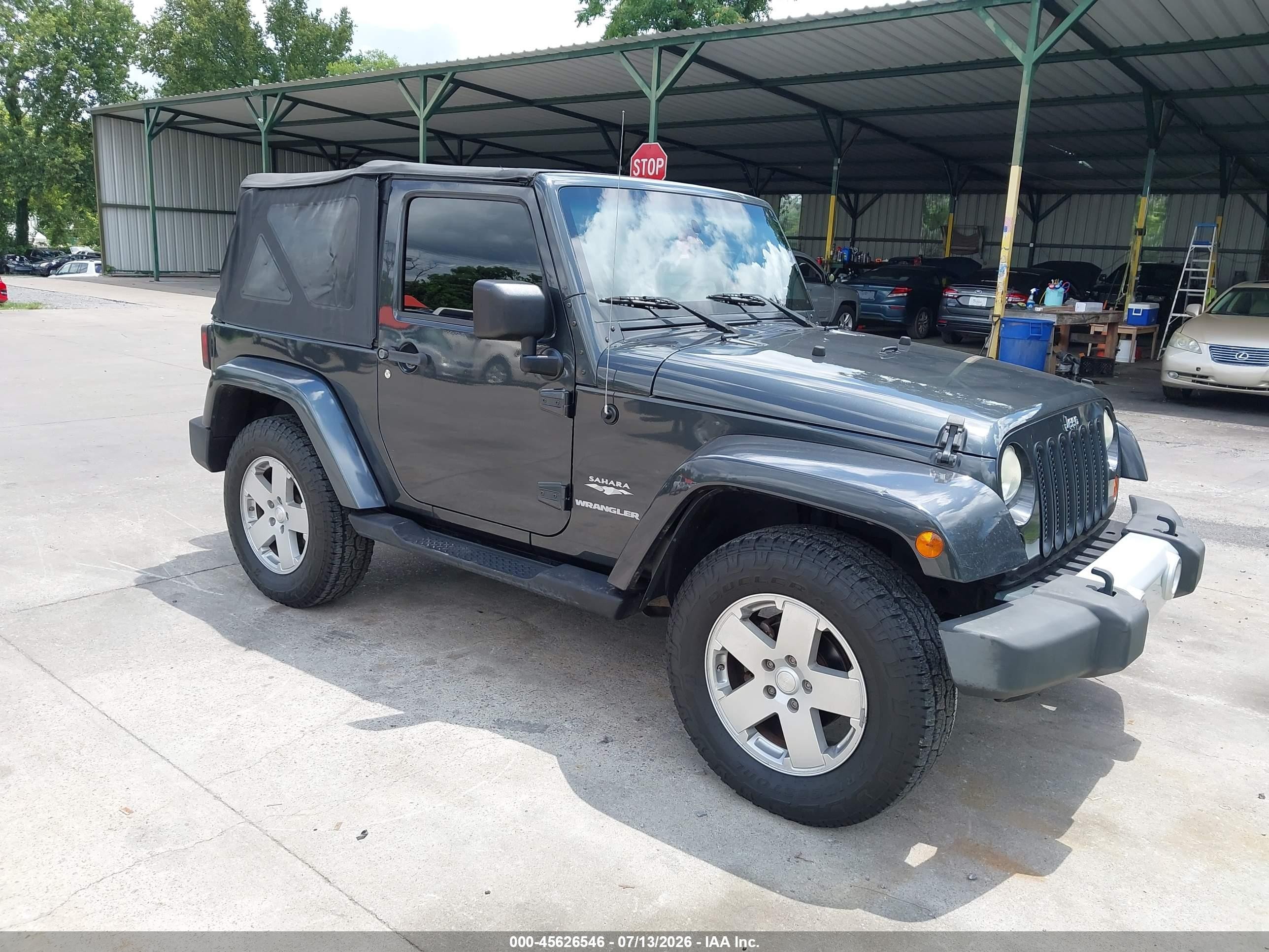 2010 Jeep Wrangler Sahara Gray vin: 1J4AA5D11AL133393