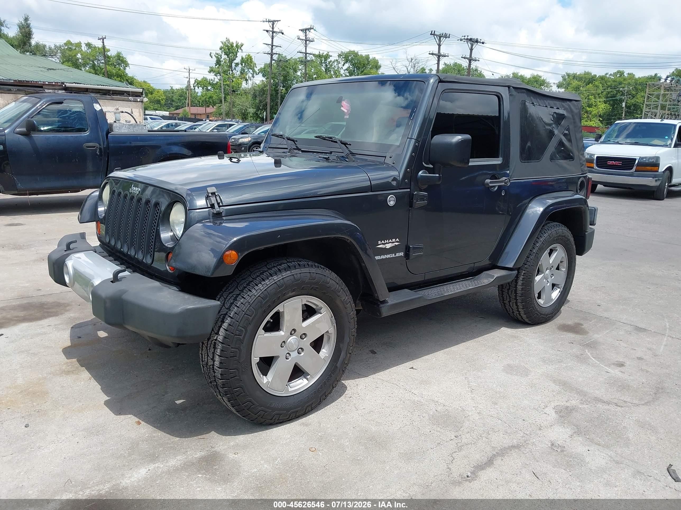 2010 Jeep Wrangler Sahara Gray vin: 1J4AA5D11AL133393