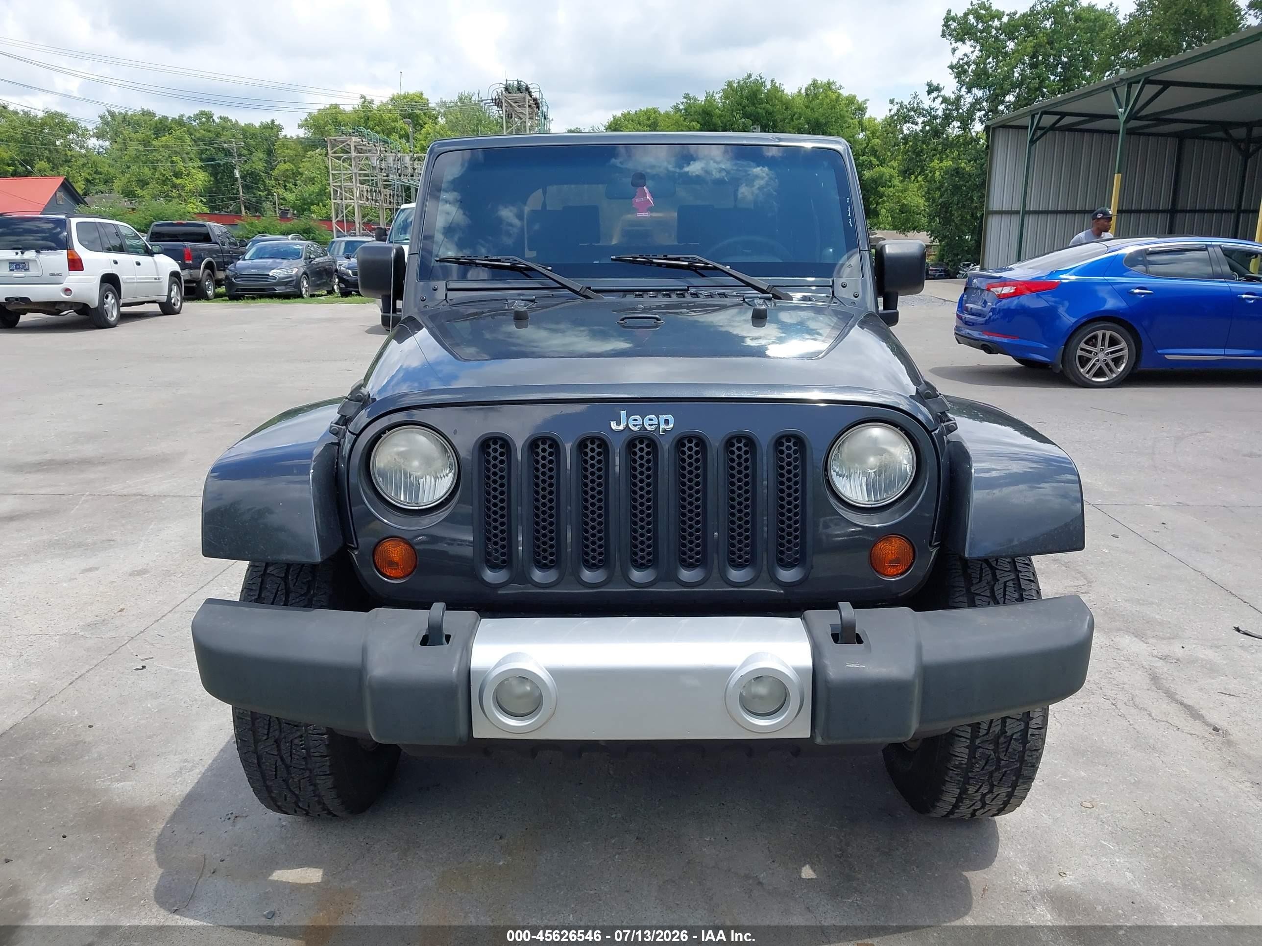 2010 Jeep Wrangler Sahara Gray vin: 1J4AA5D11AL133393
