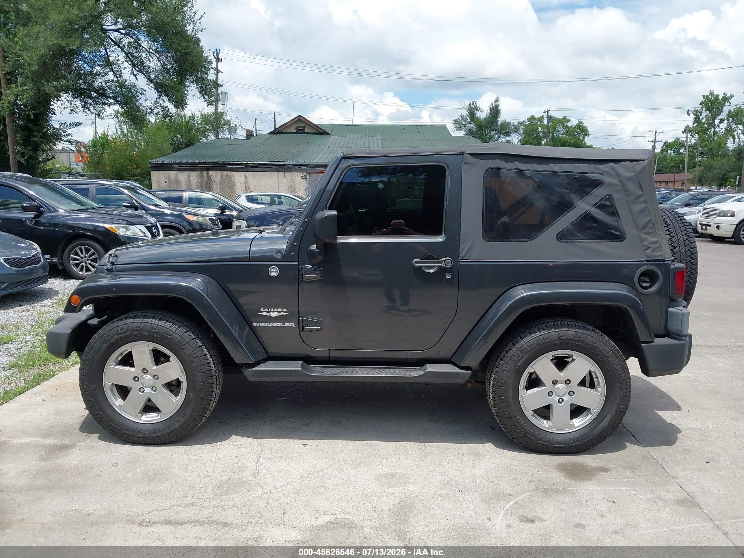 2010 Jeep Wrangler Sahara Gray vin: 1J4AA5D11AL133393