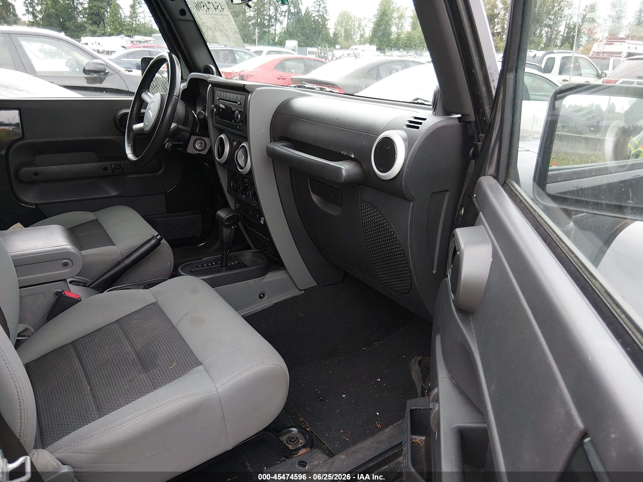 2010 Jeep Wrangler Sahara Gray vin: 1J4AA5D12AL122810