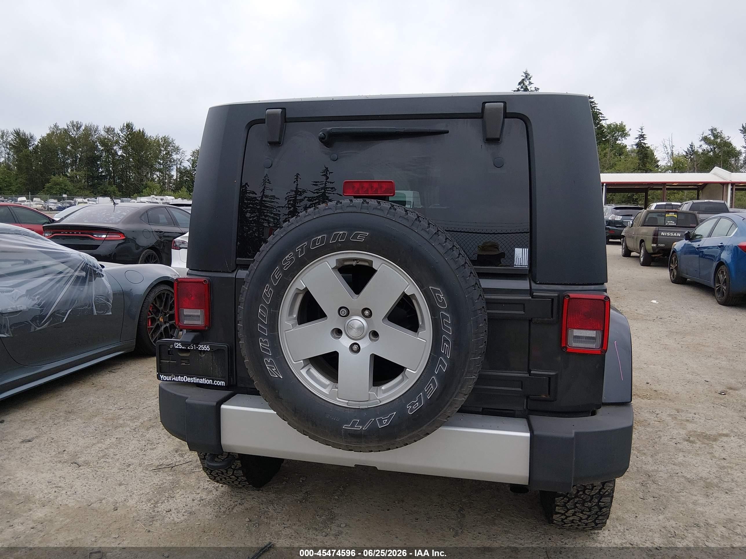 2010 Jeep Wrangler Sahara Gray vin: 1J4AA5D12AL122810