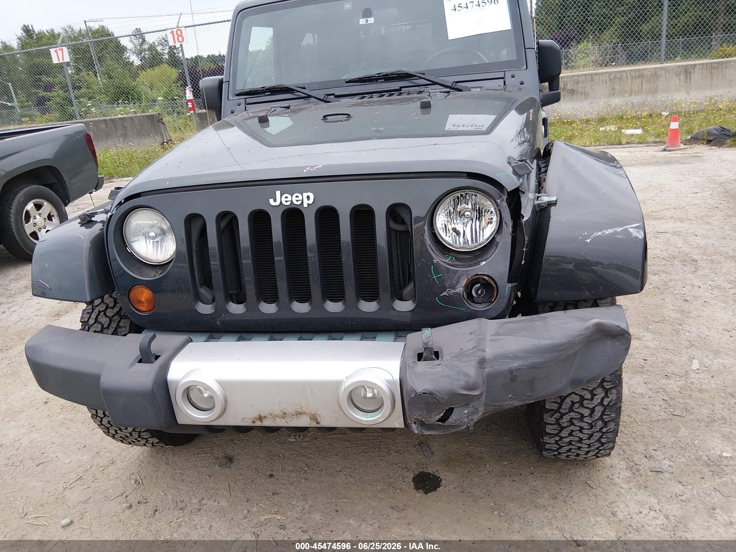 2010 Jeep Wrangler Sahara Gray vin: 1J4AA5D12AL122810