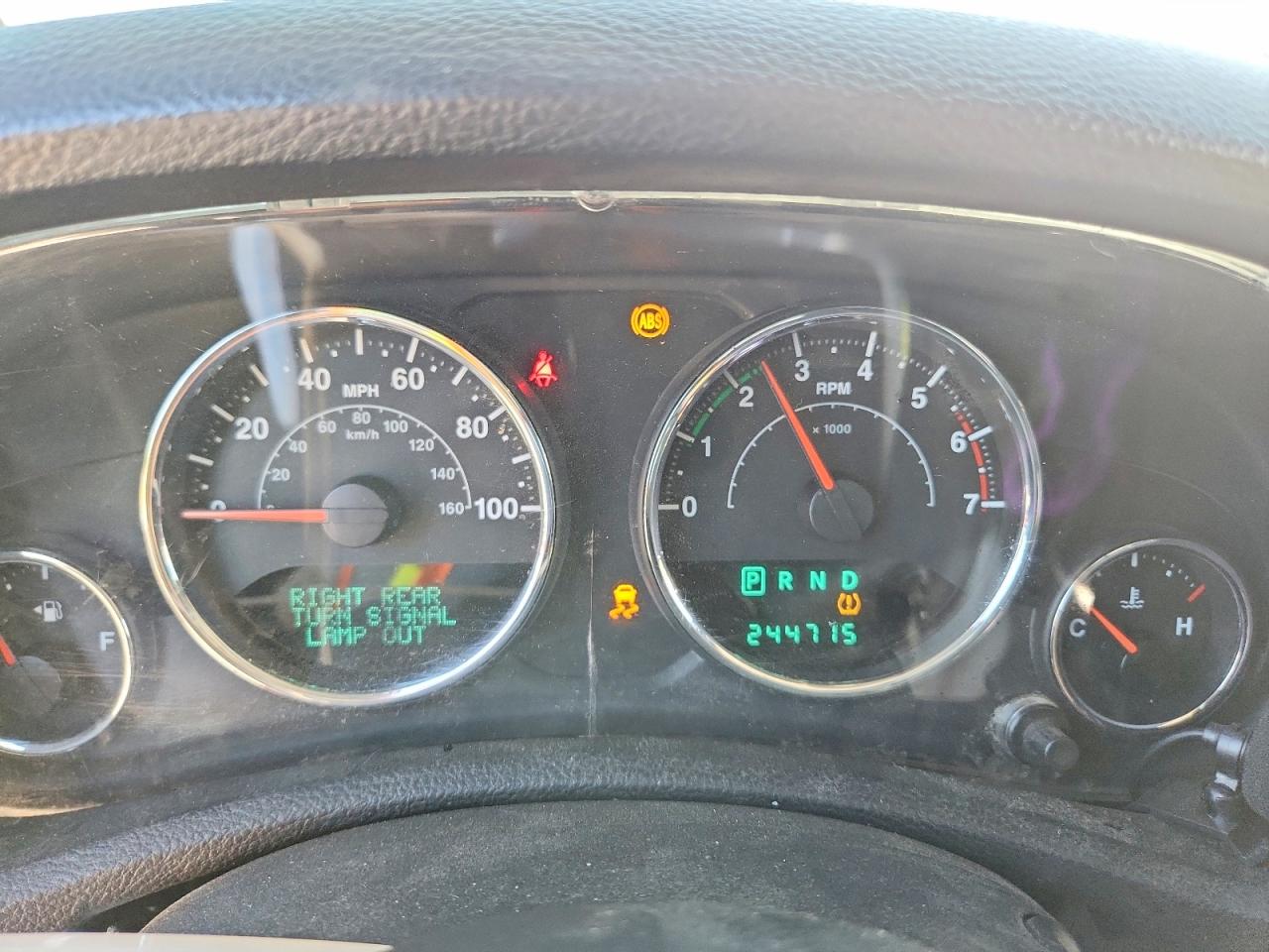 2011 Jeep Wrangler Sahara Серебряный vin: 1J4AA5D12BL524084