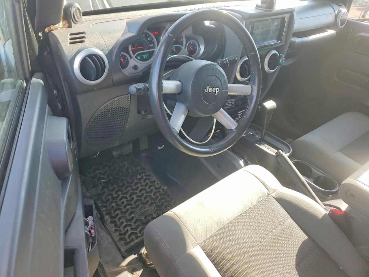 2010 Jeep Wrangler Sahara Green vin: 1J4AA5D13AL124906