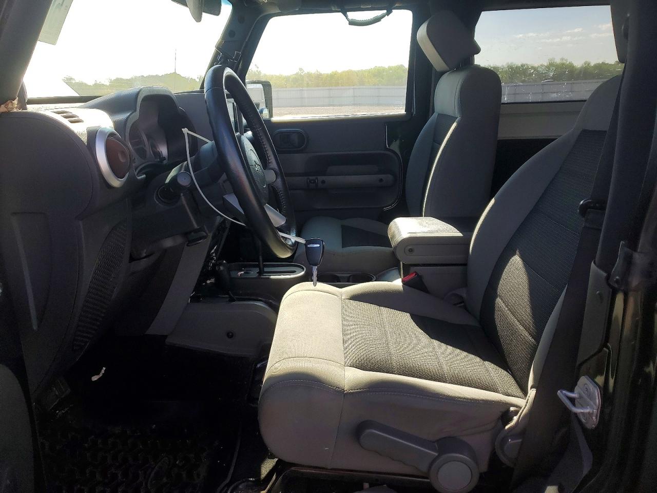 2010 Jeep Wrangler Sahara Green vin: 1J4AA5D13AL124906