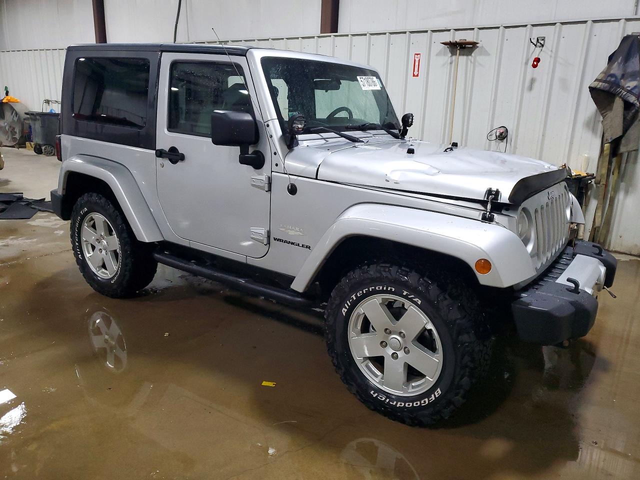 2010 Jeep Wrangler Sahara Silver vin: 1J4AA5D15AL214901