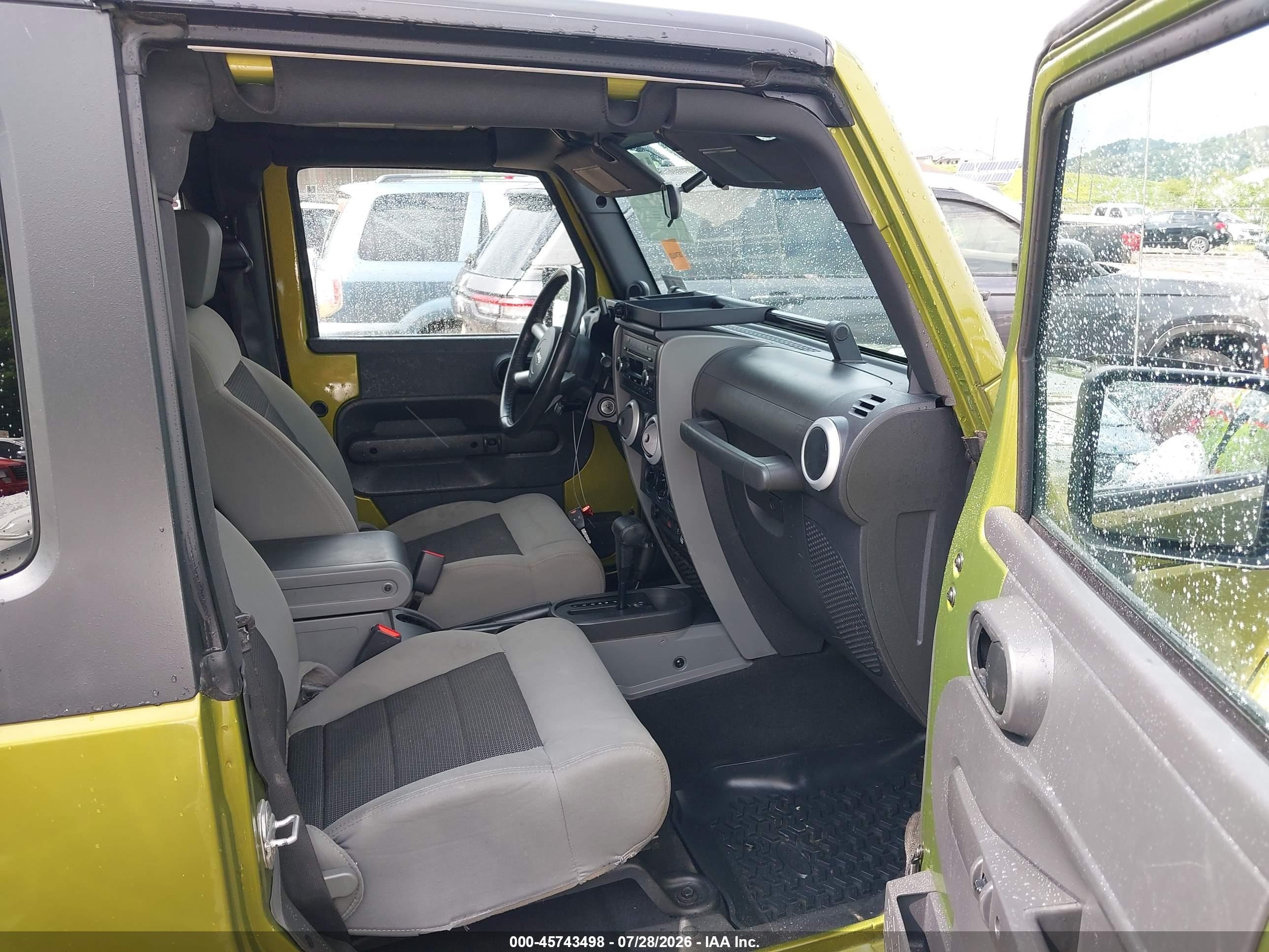 2010 Jeep Wrangler Sahara Зеленый vin: 1J4AA5D16AL221968