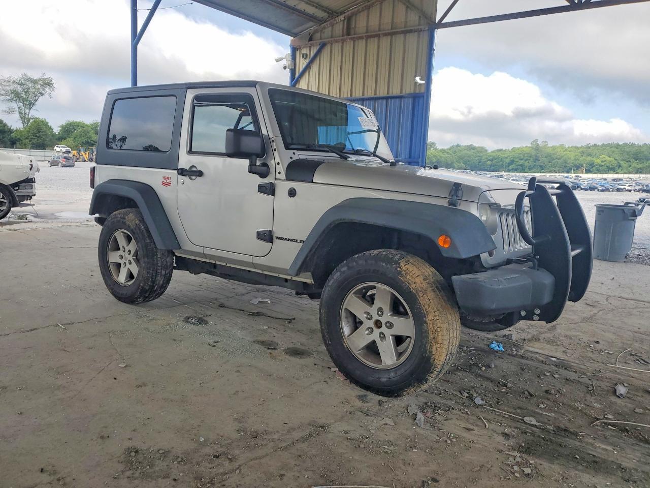 2011 Jeep Wrangler Sahara Silver vin: 1J4AA5D17BL541401