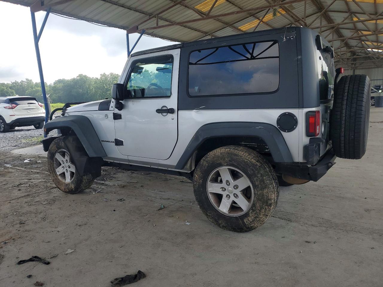 2011 Jeep Wrangler Sahara Silver vin: 1J4AA5D17BL541401
