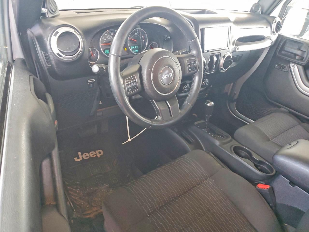 2011 Jeep Wrangler Sahara Silver vin: 1J4AA5D17BL541401