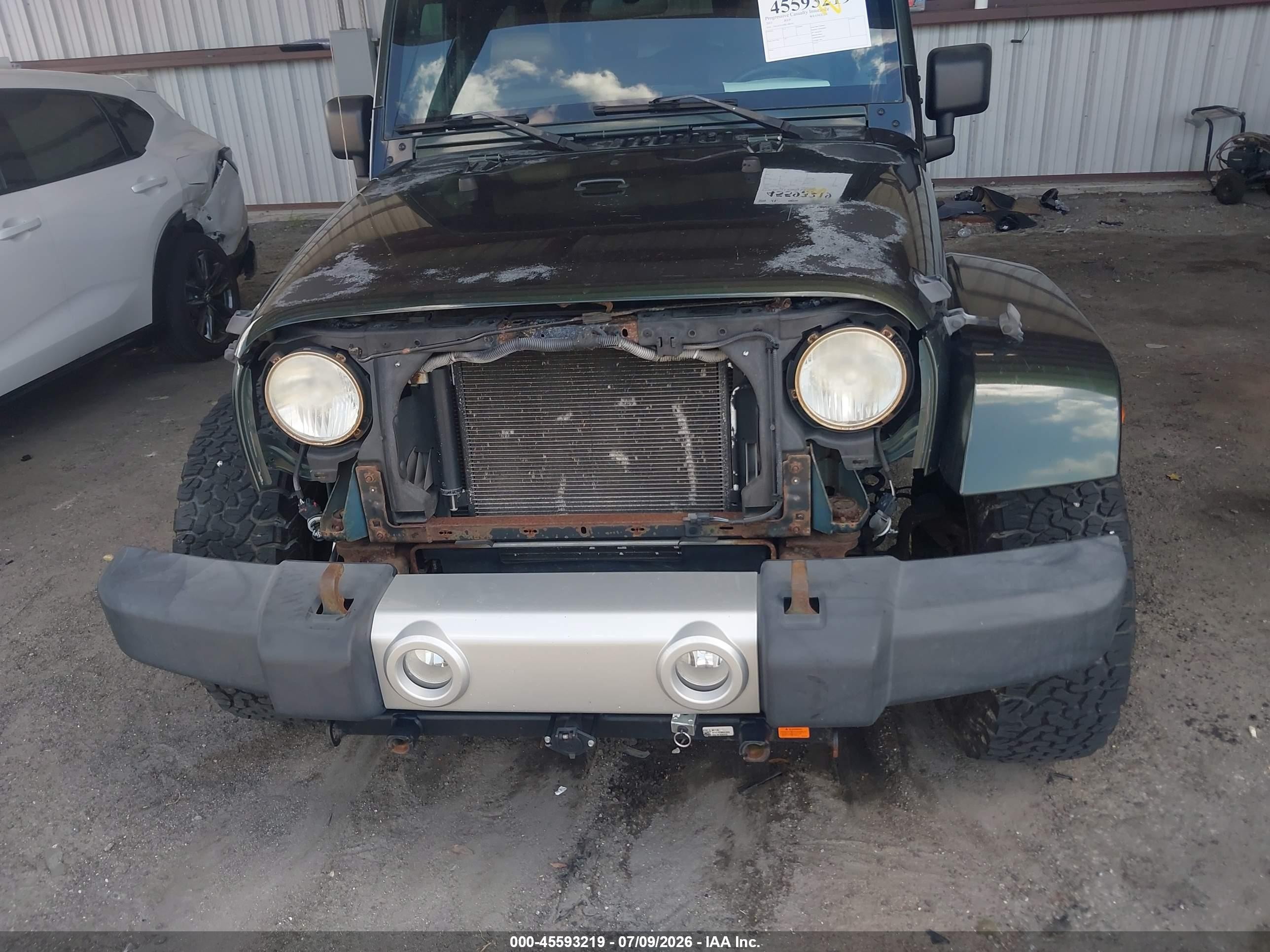 2011 Jeep Wrangler Sahara Green vin: 1J4AA5D18BL506561
