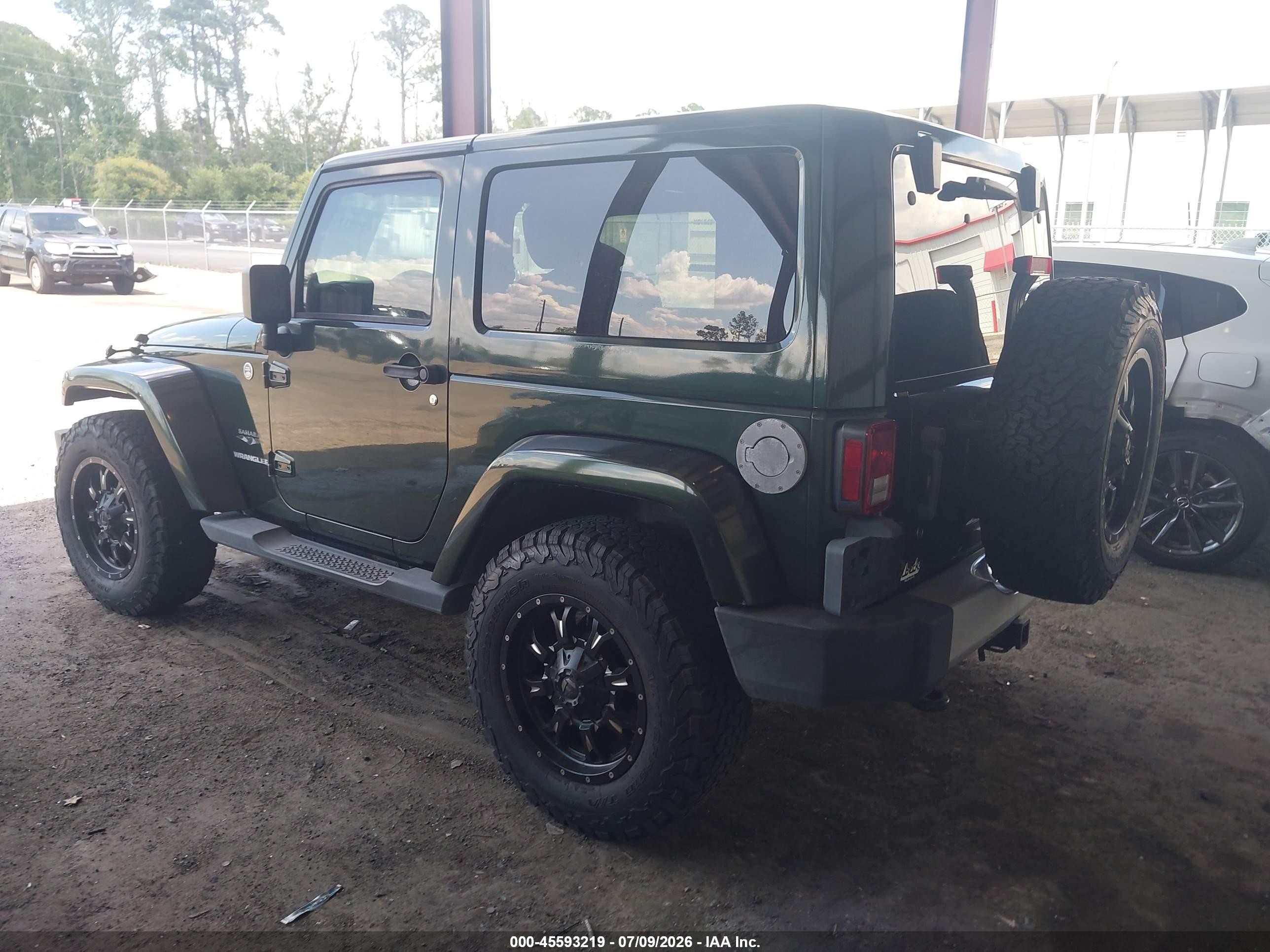 2011 Jeep Wrangler Sahara Green vin: 1J4AA5D18BL506561