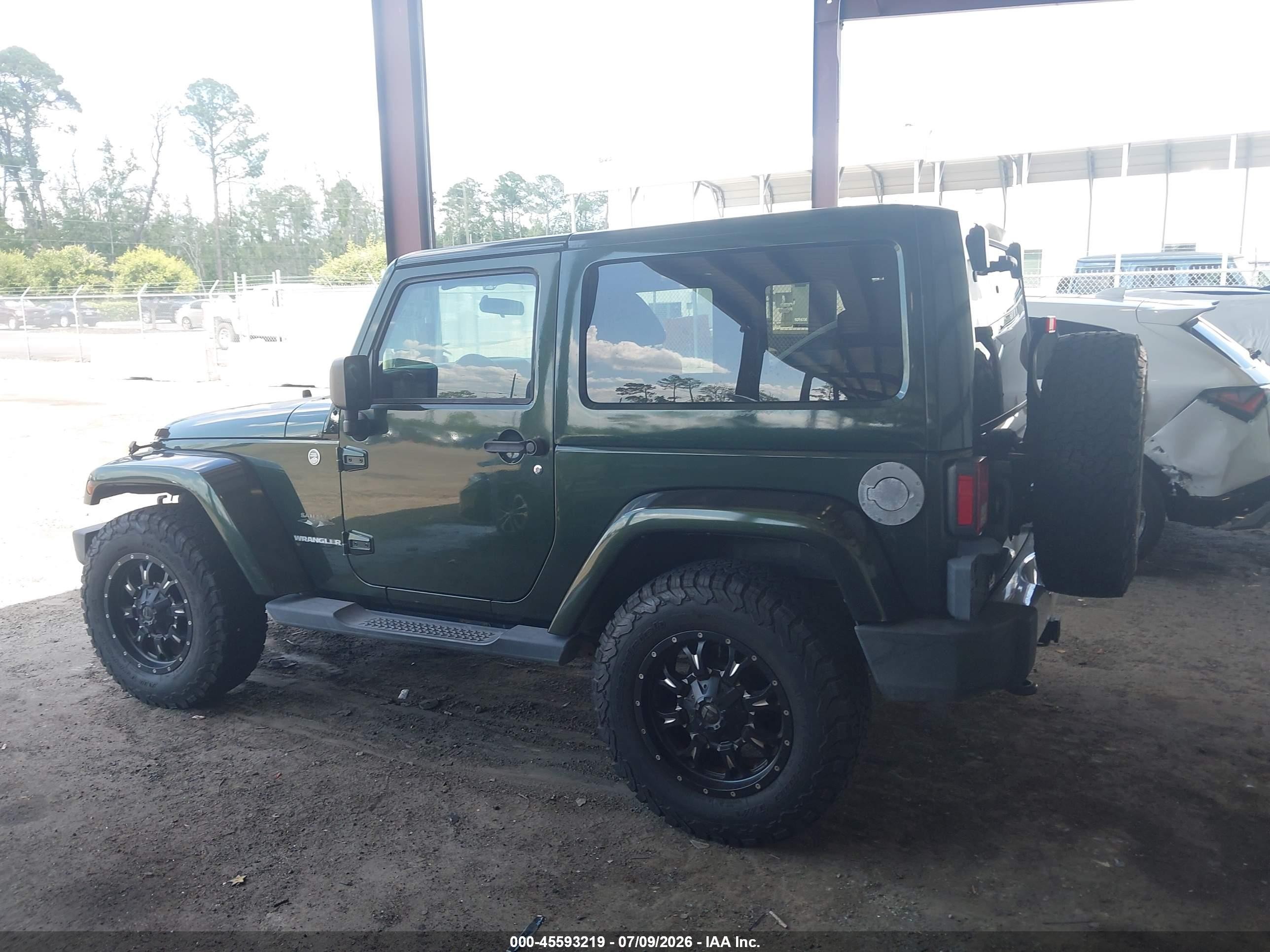 2011 Jeep Wrangler Sahara Green vin: 1J4AA5D18BL506561