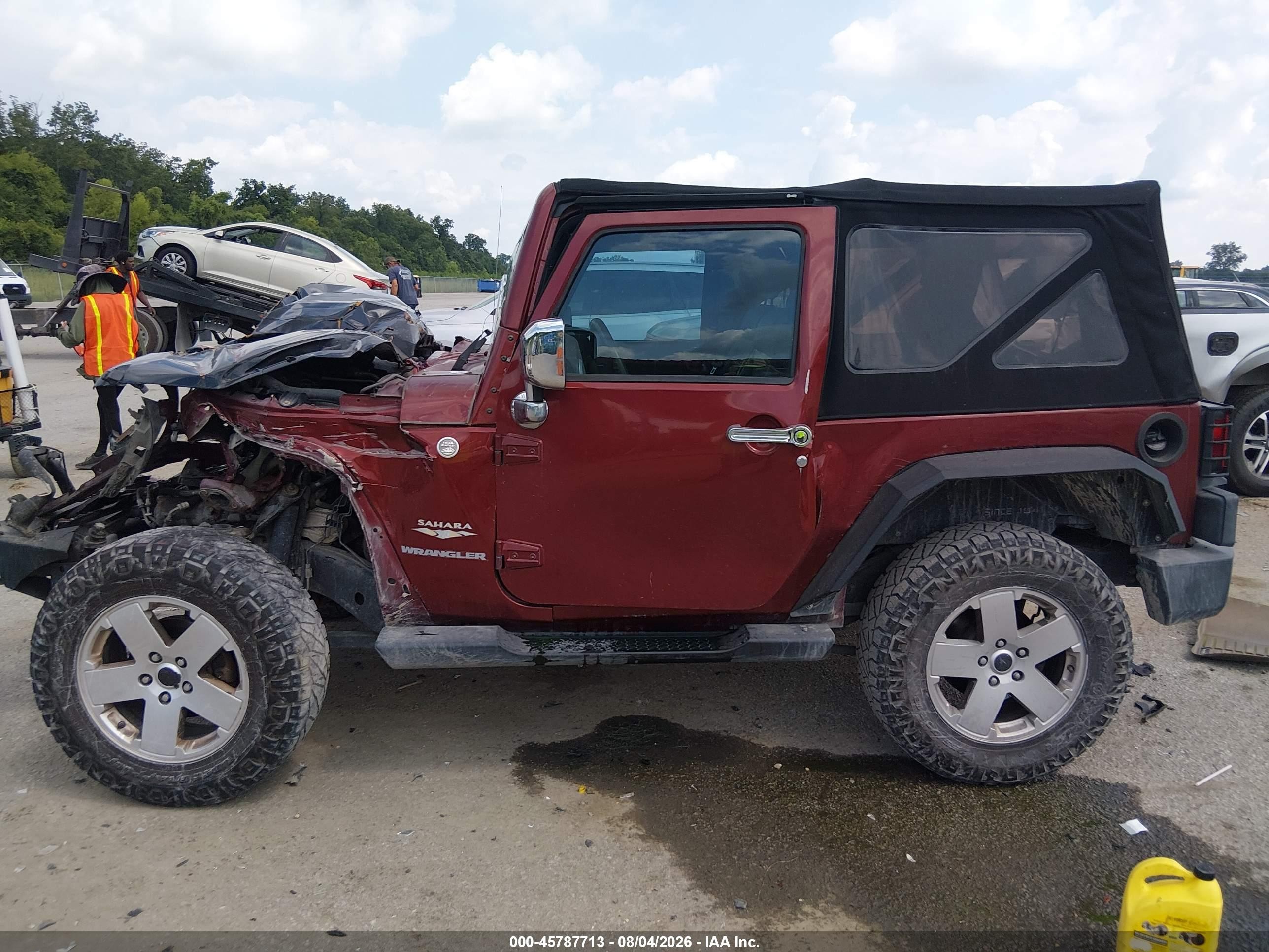 2010 Jeep Wrangler Sahara Maroon vin: 1J4AA5D19AL126062