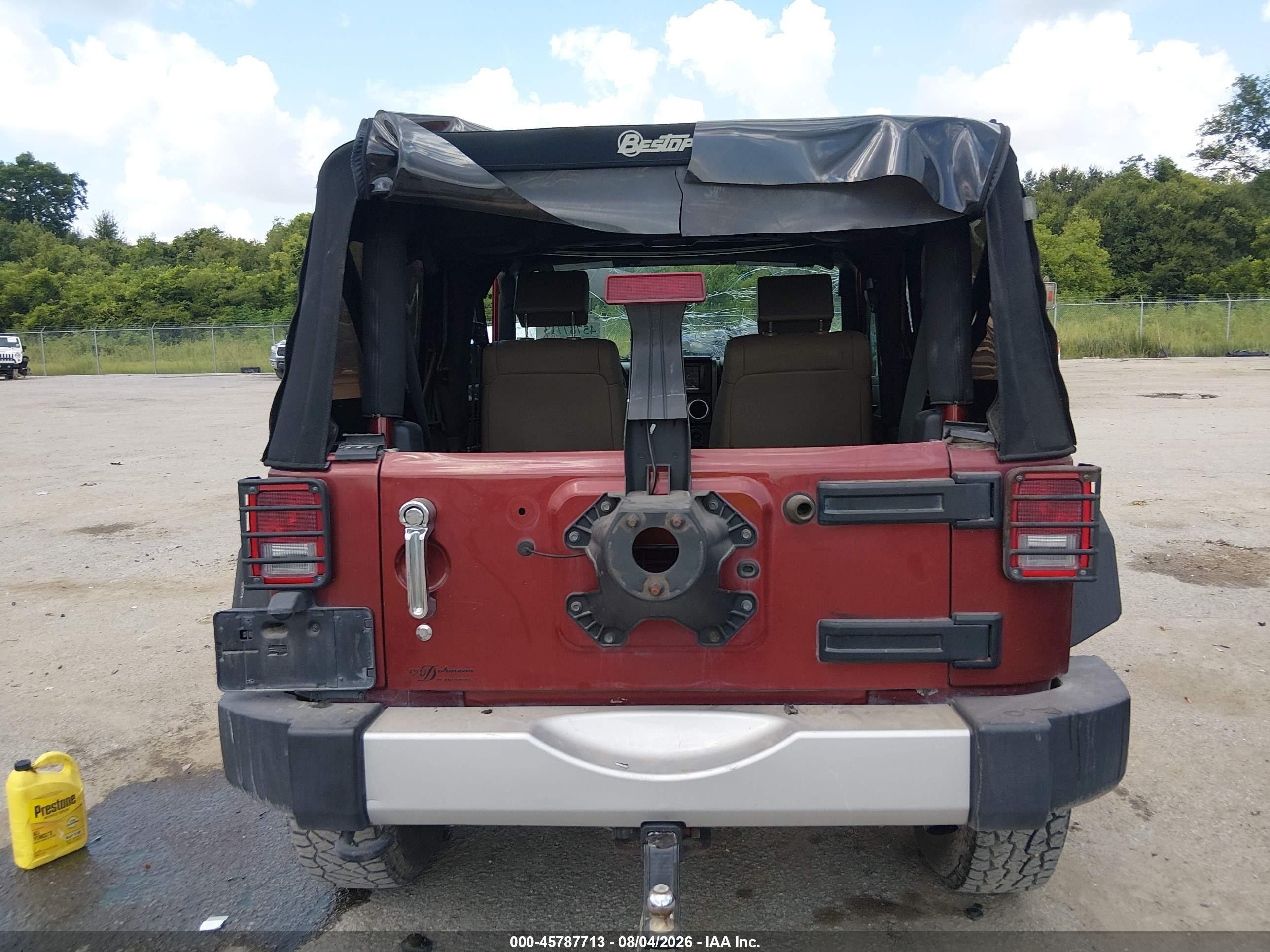 2010 Jeep Wrangler Sahara Maroon vin: 1J4AA5D19AL126062