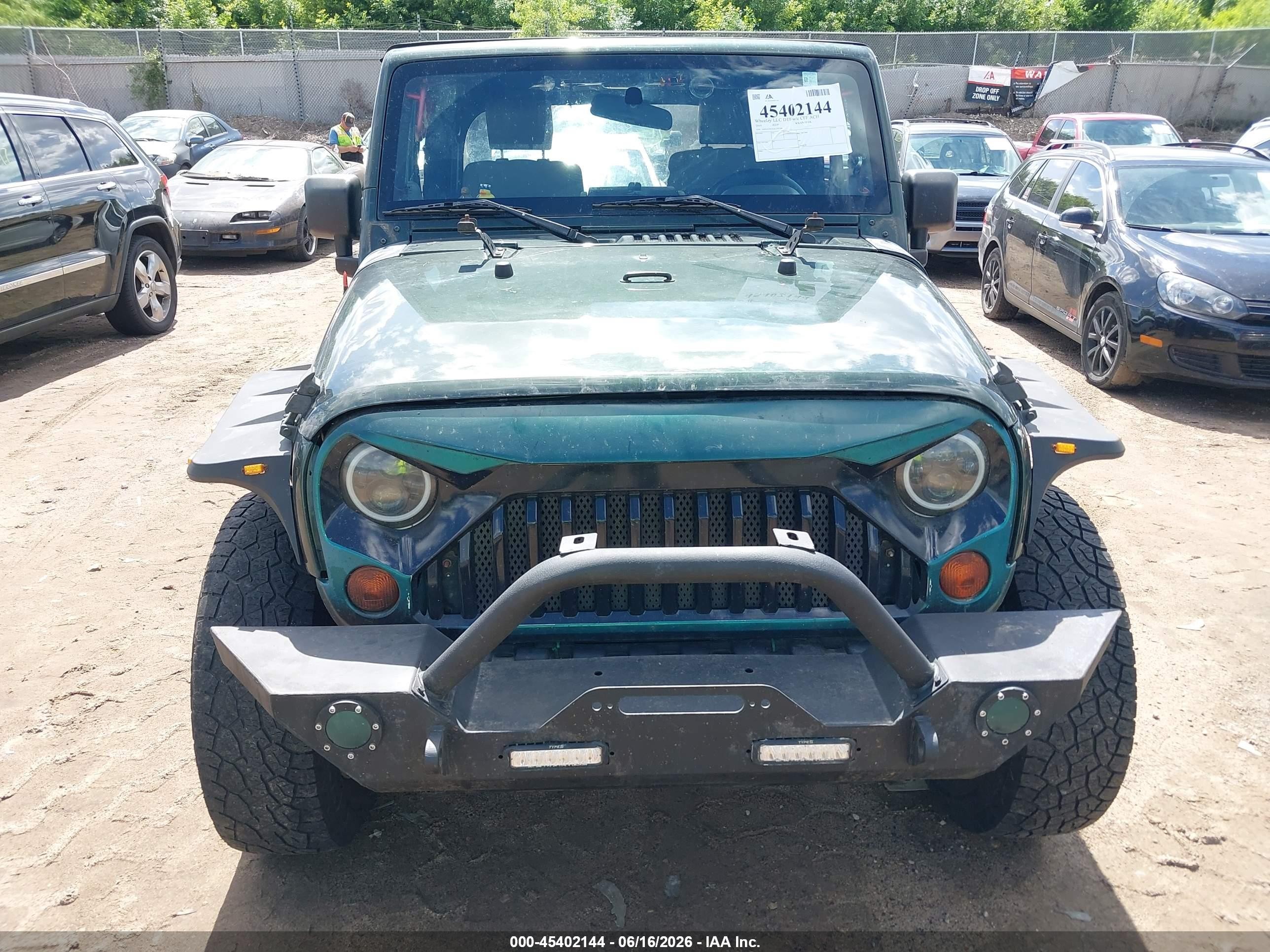 2010 Jeep Wrangler Sahara Green vin: 1J4AA5D1XAL191308