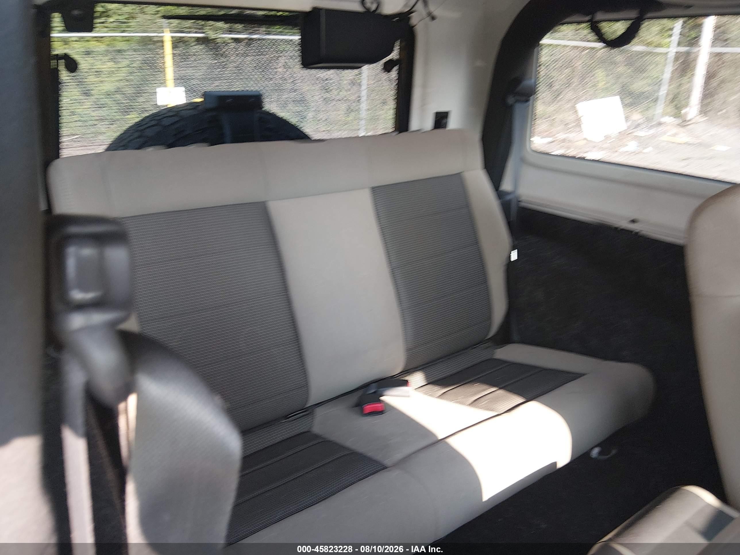 2010 Jeep Wrangler Sahara White vin: 1J4AA5D1XAL208415