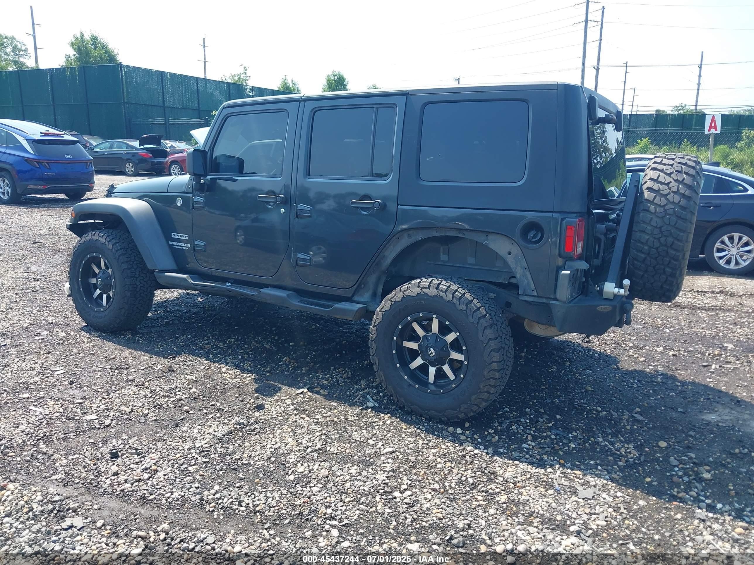 2010 Jeep Wrangler Unlimited Sport Gray vin: 1J4BA3H10AL142458